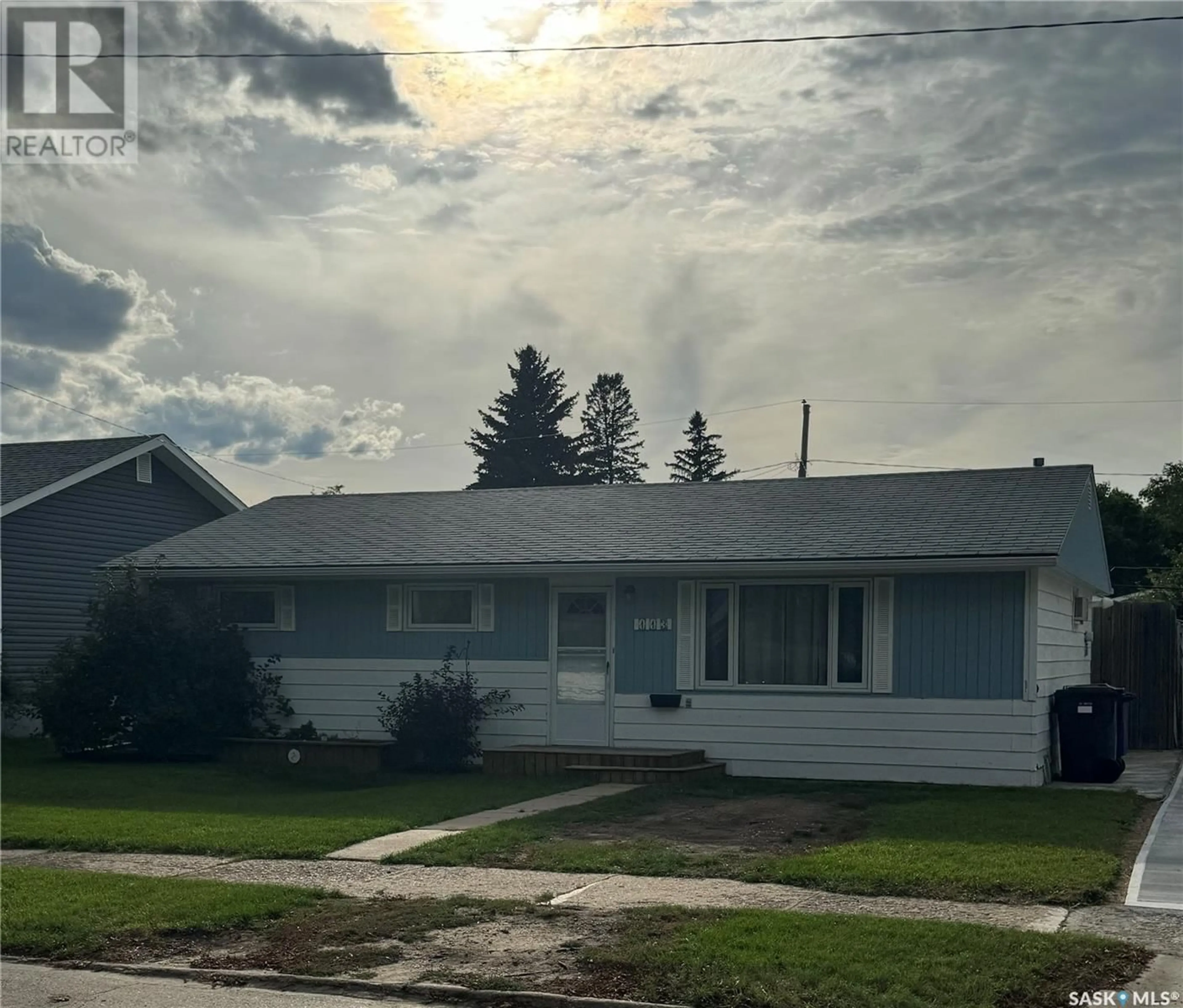 Outside view for 113 12th STREET, Weyburn Saskatchewan S4H1K7