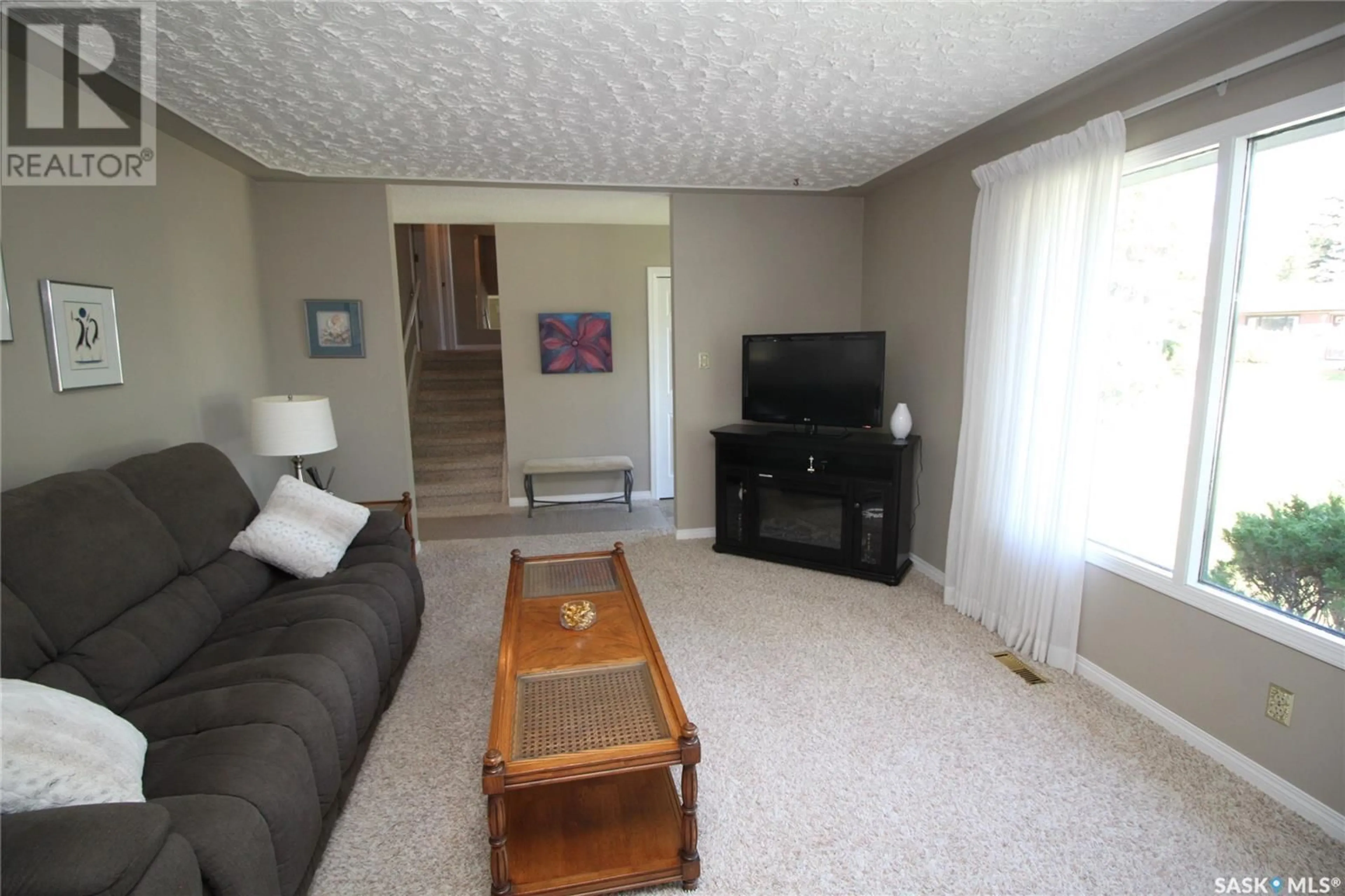 Living room for 336 Dalhousie CRESCENT, Saskatoon Saskatchewan S7H3S1