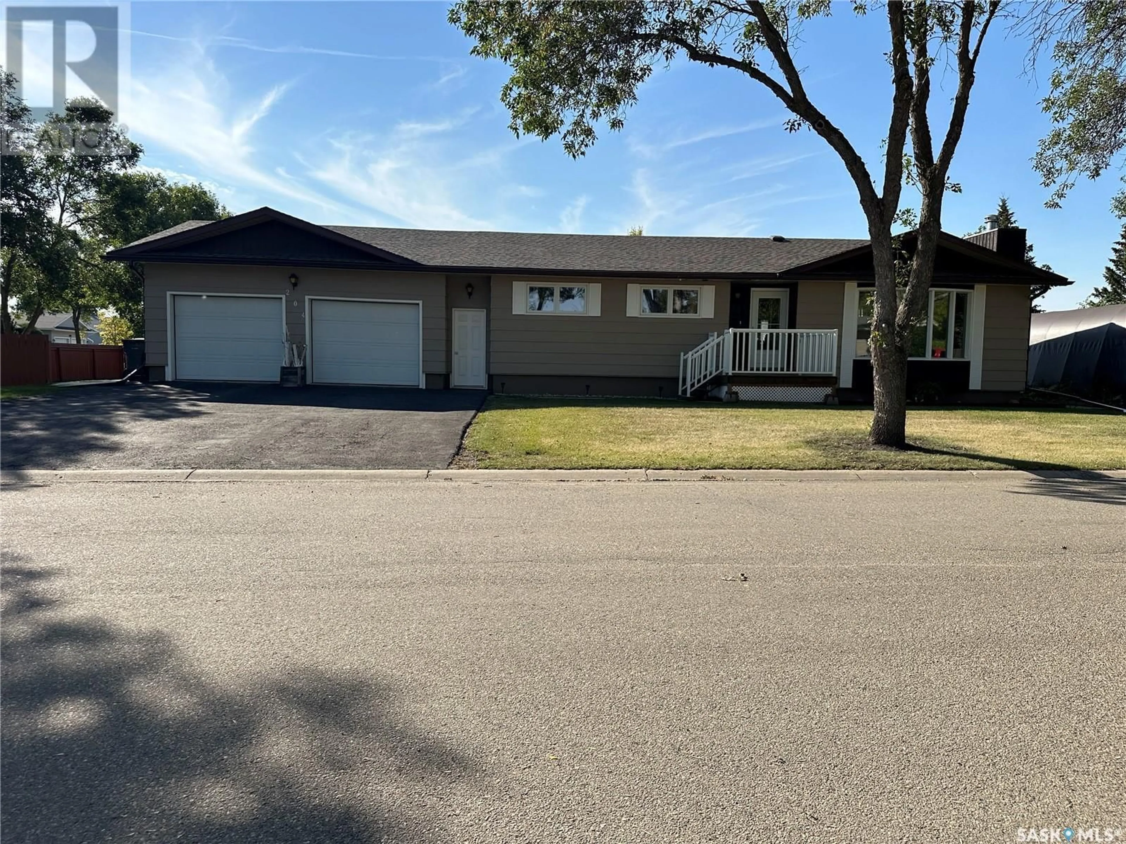 Frontside or backside of a home for 204 Parker CRESCENT, Canora Saskatchewan S0A0L0