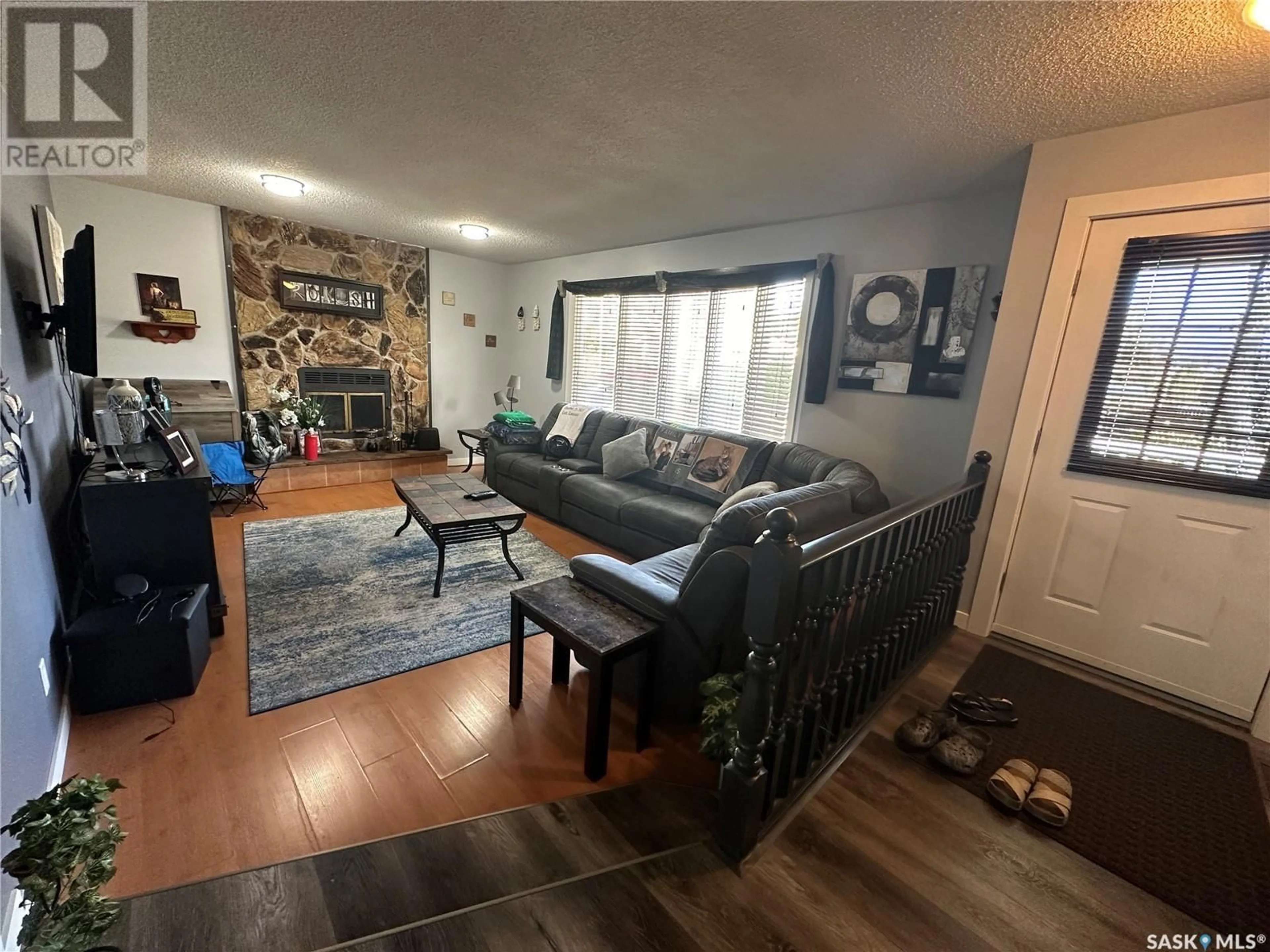 Living room for 204 Parker CRESCENT, Canora Saskatchewan S0A0L0