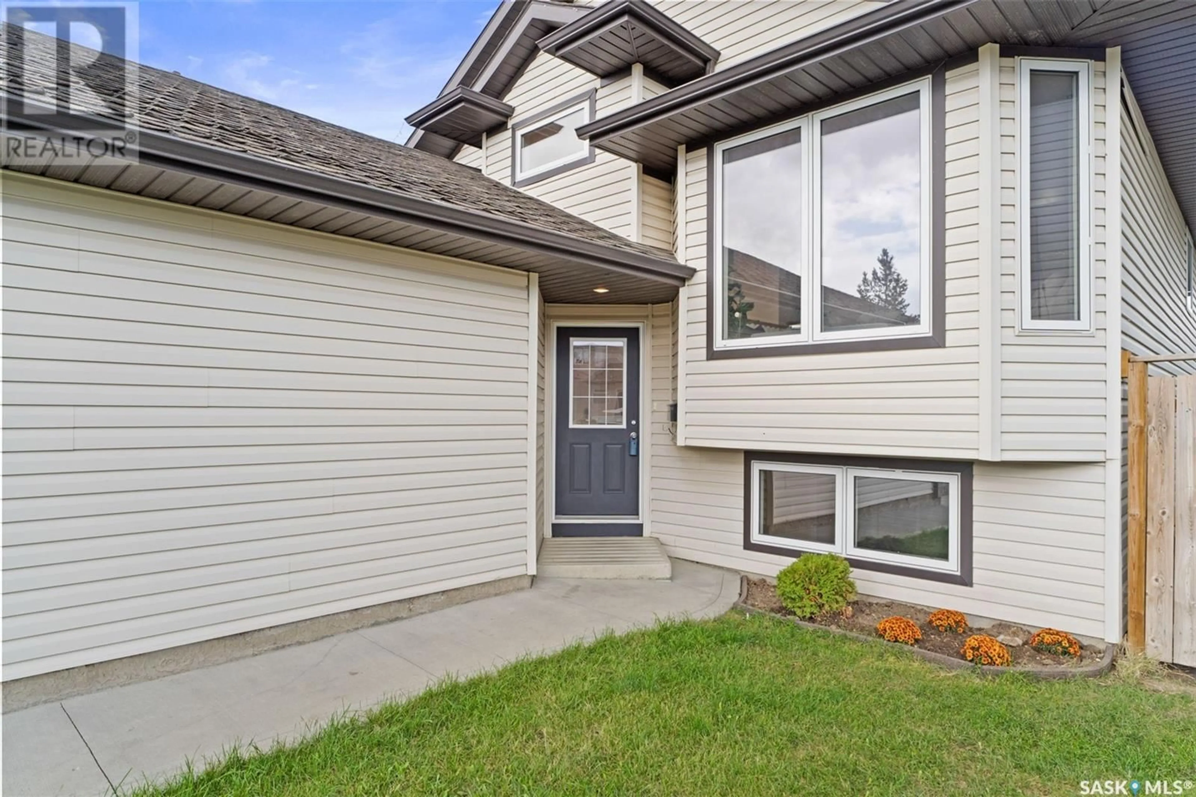 Frontside or backside of a home for 107 Allwood CRESCENT, Saskatoon Saskatchewan S7R0A3