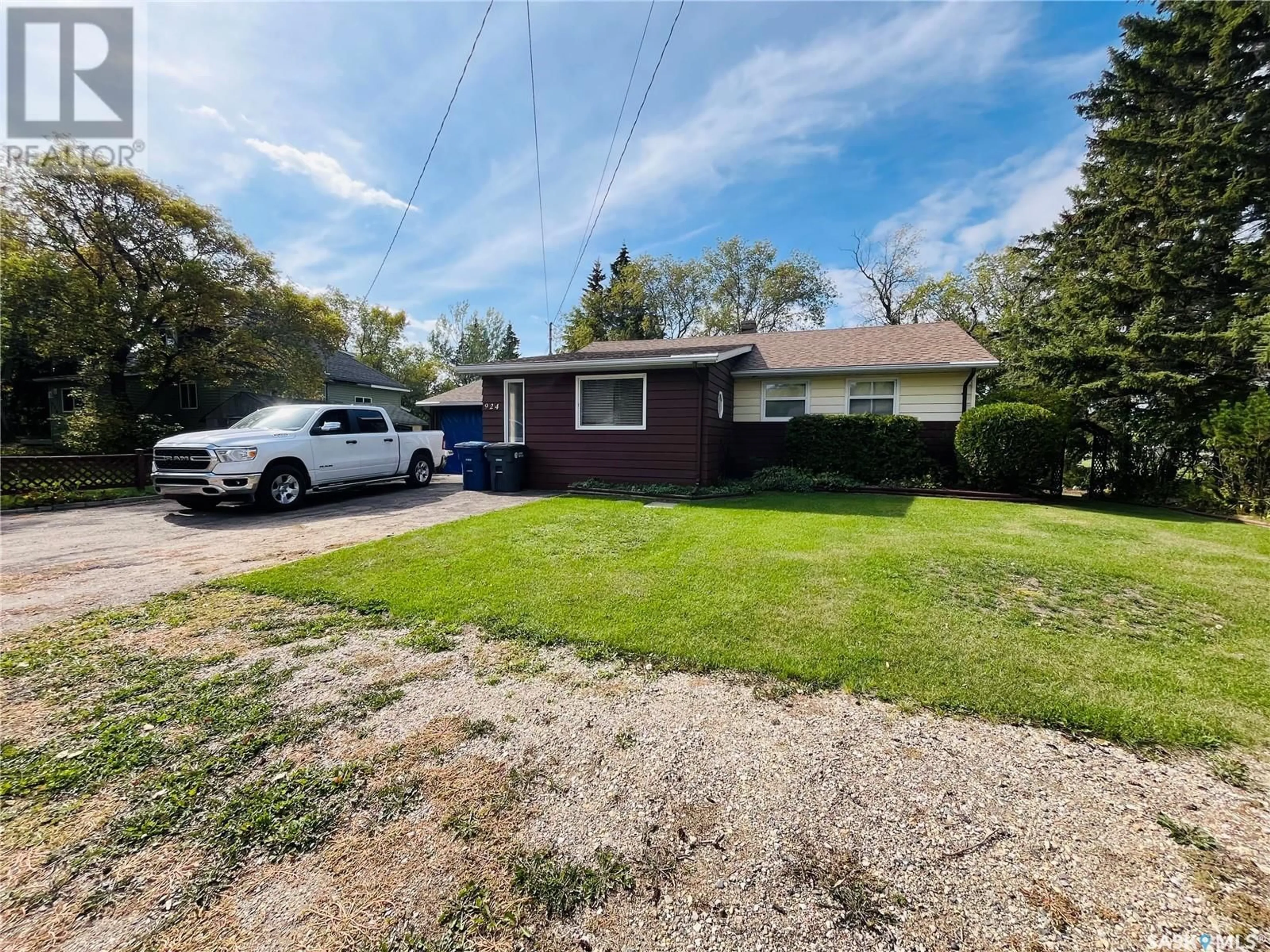 Frontside or backside of a home for 924 Southesk STREET, Whitewood Saskatchewan S0G5A0