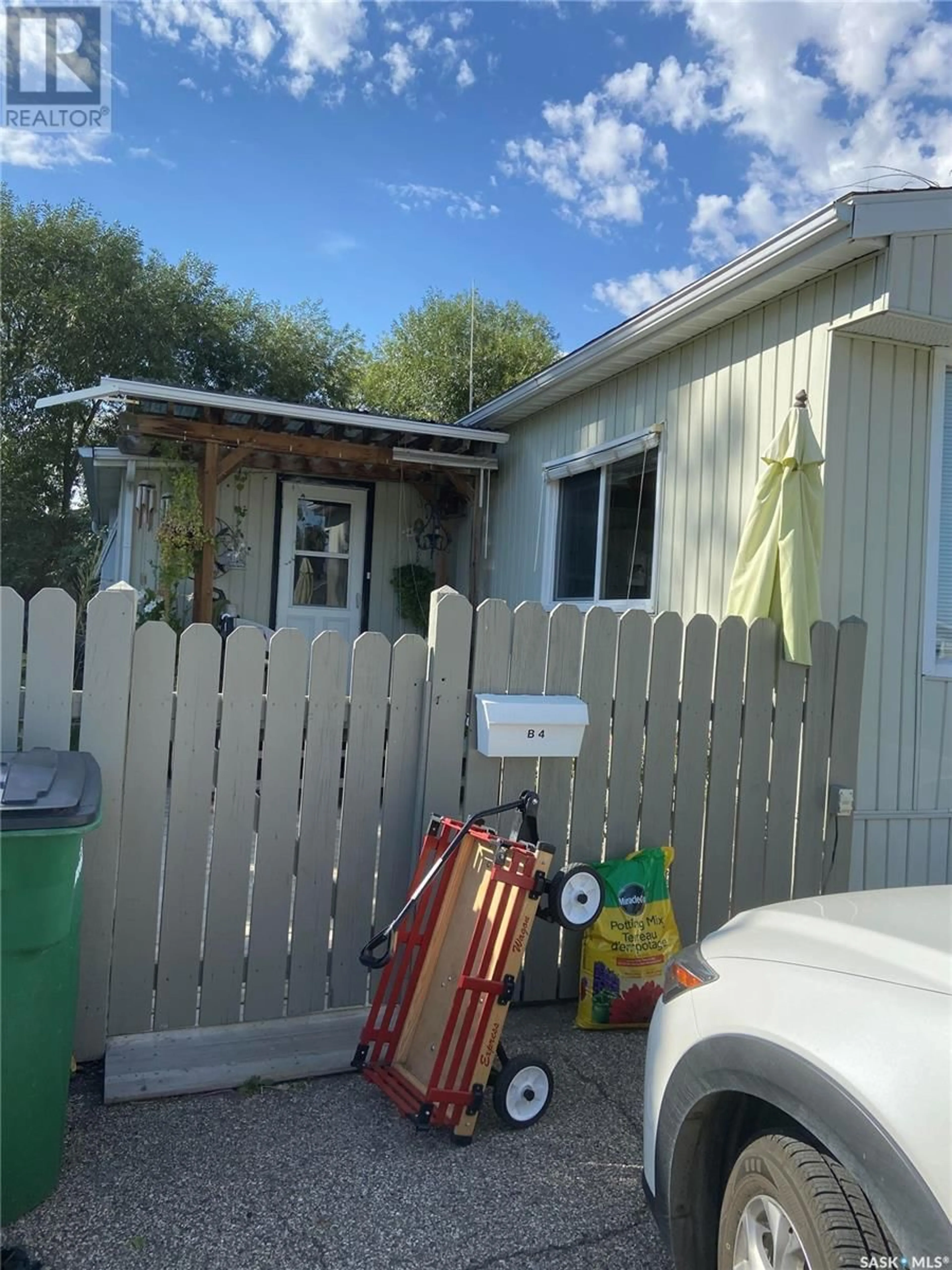 Shed for B4 1455 9th AVENUE NE, Moose Jaw Saskatchewan S6J1C6