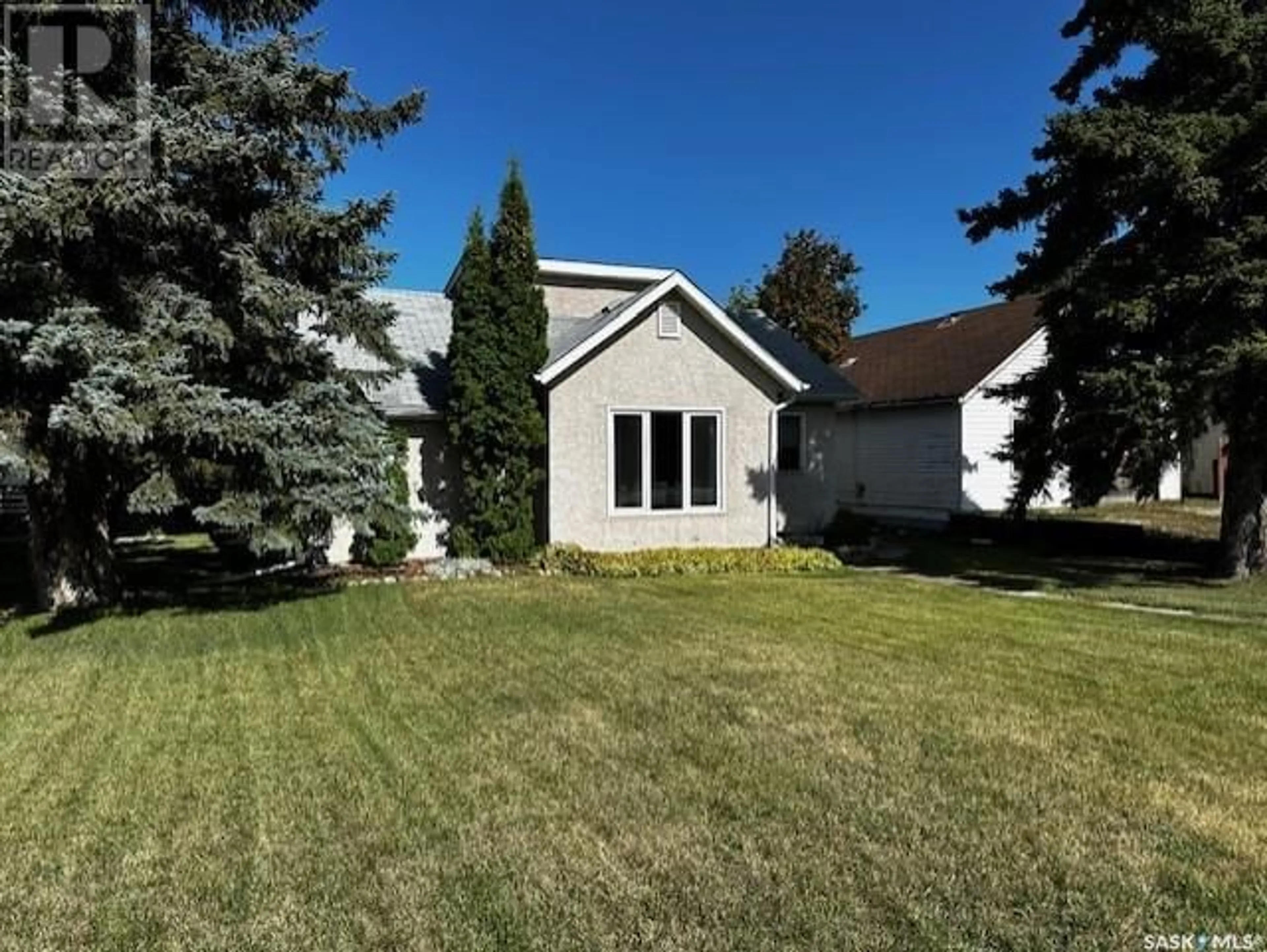 Frontside or backside of a home for 412 2nd AVENUE W, Melville Saskatchewan S0A2P0