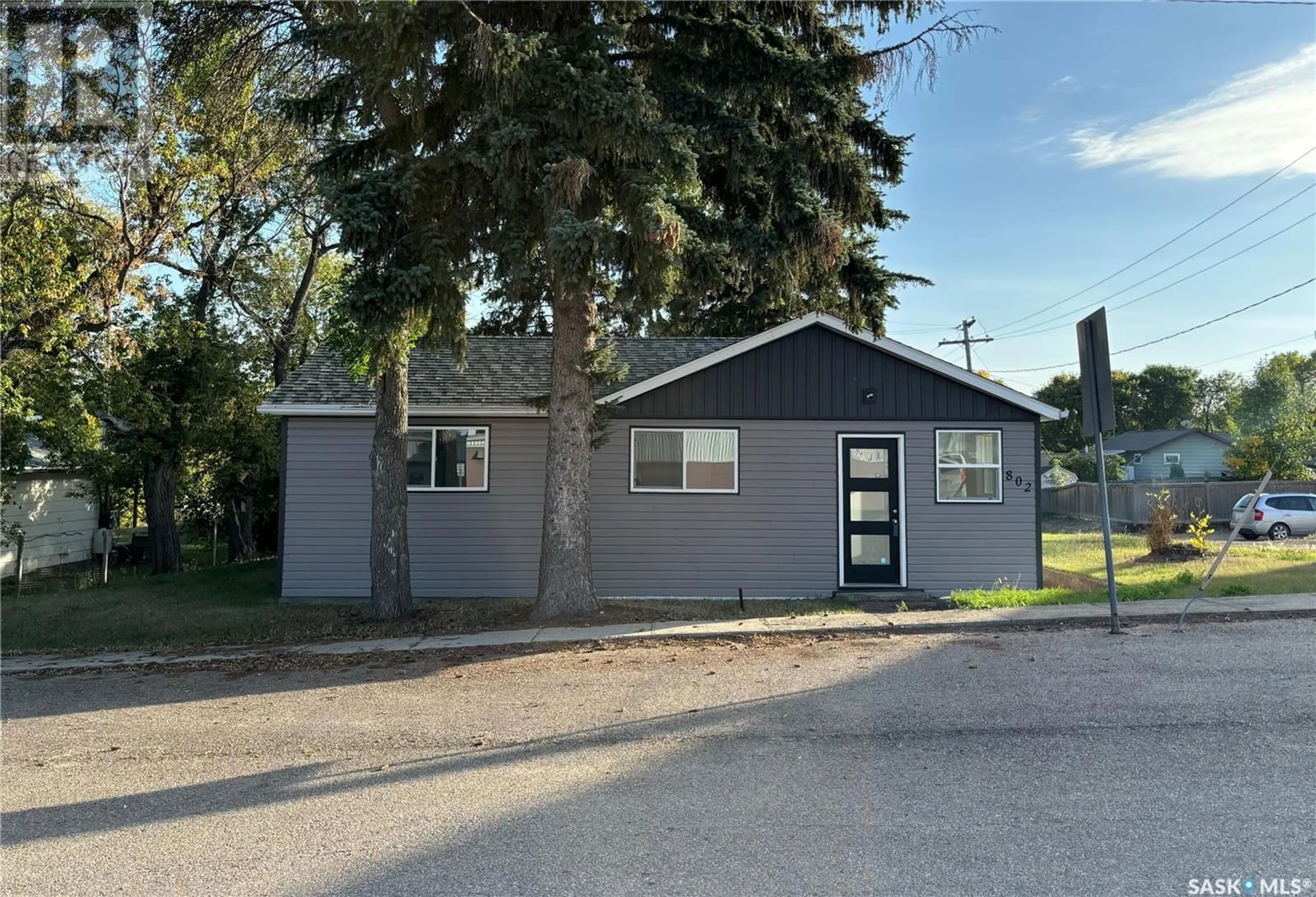 A pic from exterior of the house or condo for 802 4th AVENUE, Raymore Saskatchewan S4N3Y7