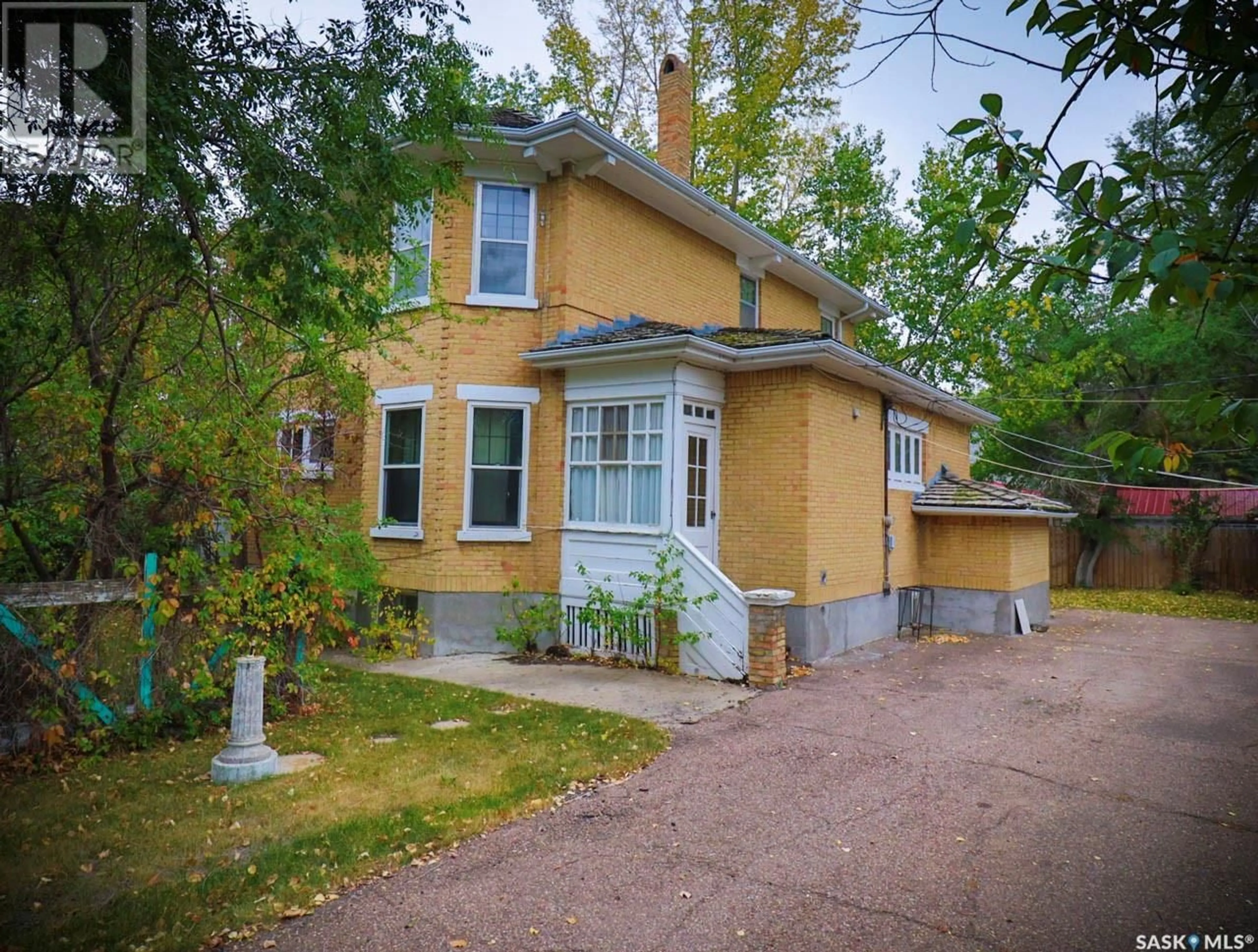 Frontside or backside of a home, cottage for 200 1st STREET W, Ponteix Saskatchewan S0N1Z0