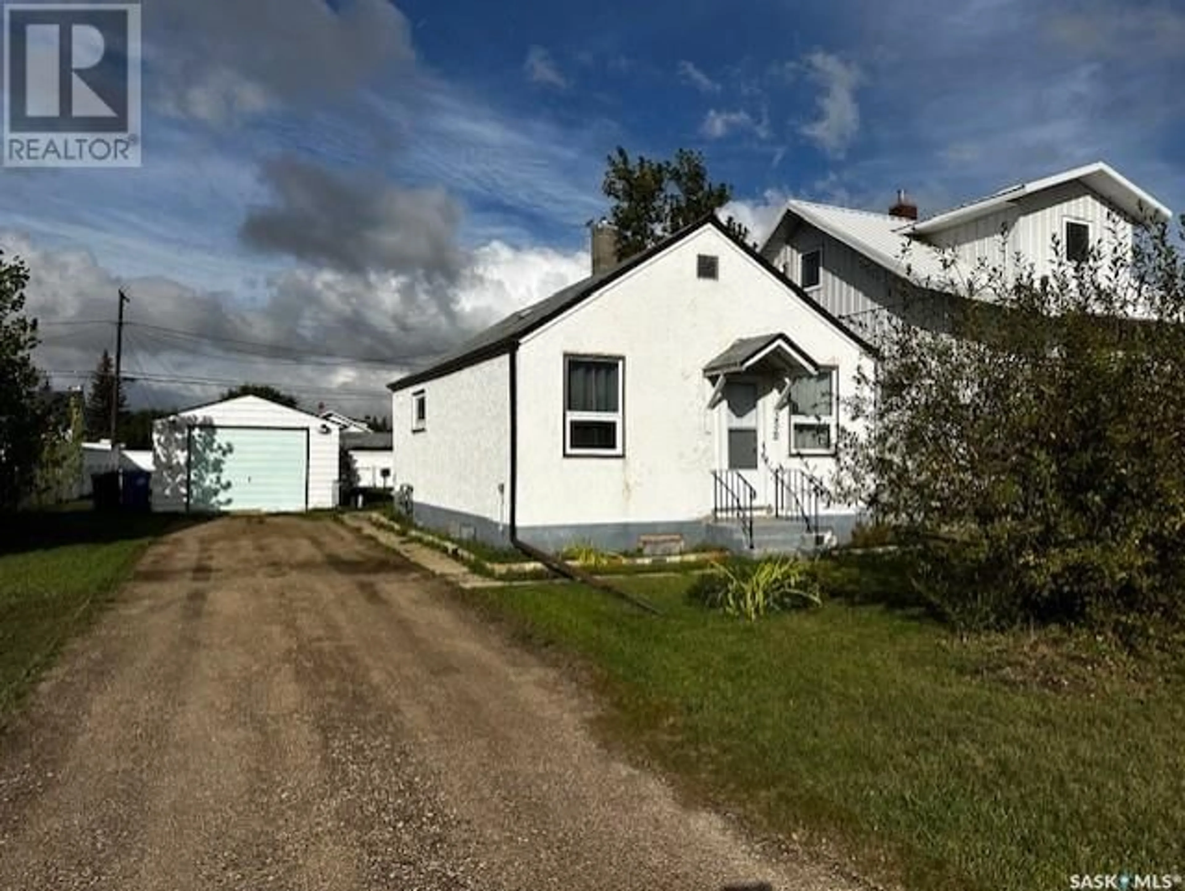 Frontside or backside of a home for 356 2nd AVENUE W, Melville Saskatchewan S0A2P0