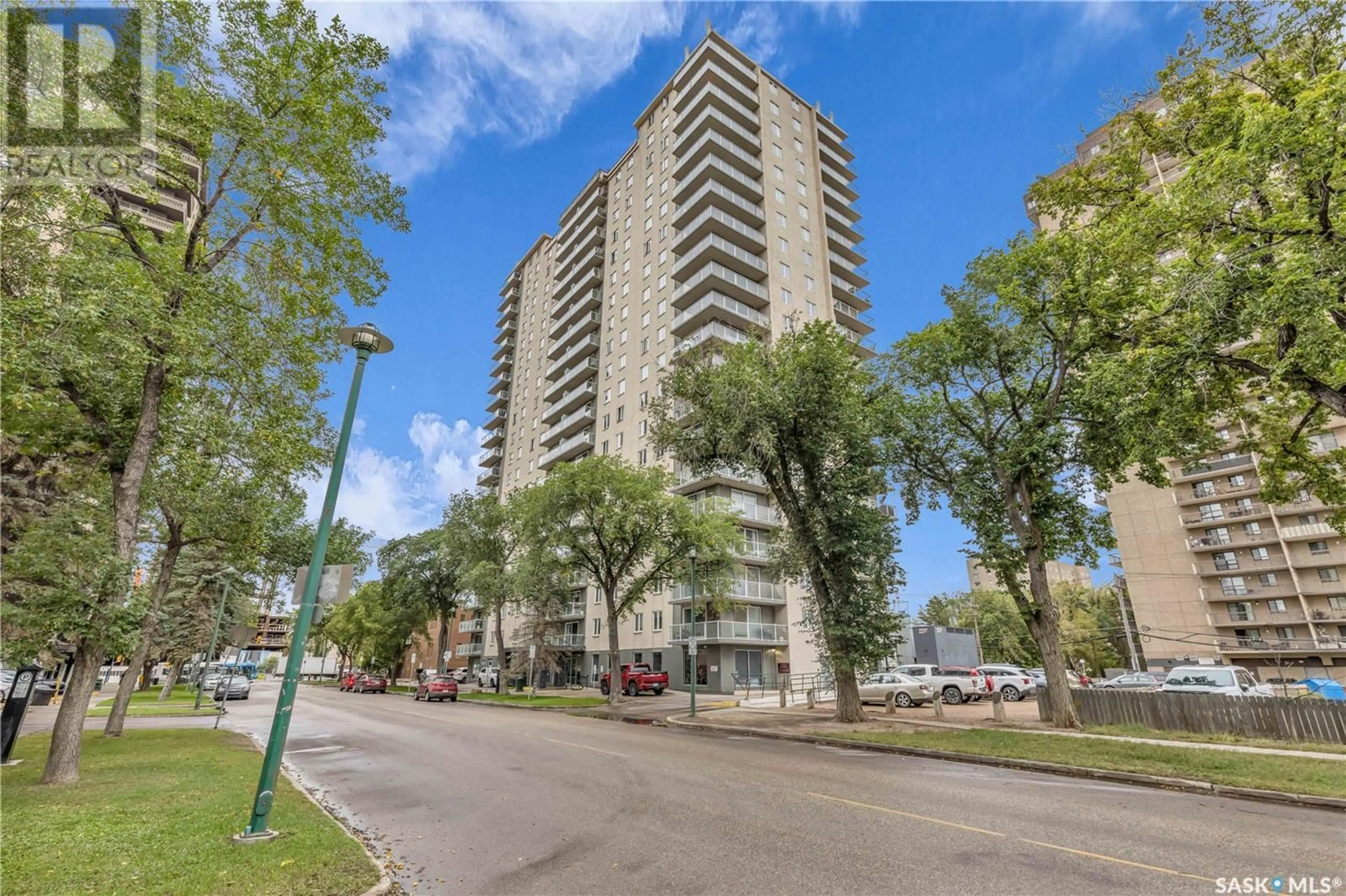 A pic from exterior of the house or condo, the street view for 906 320 5th AVENUE N, Saskatoon Saskatchewan S7K2P5