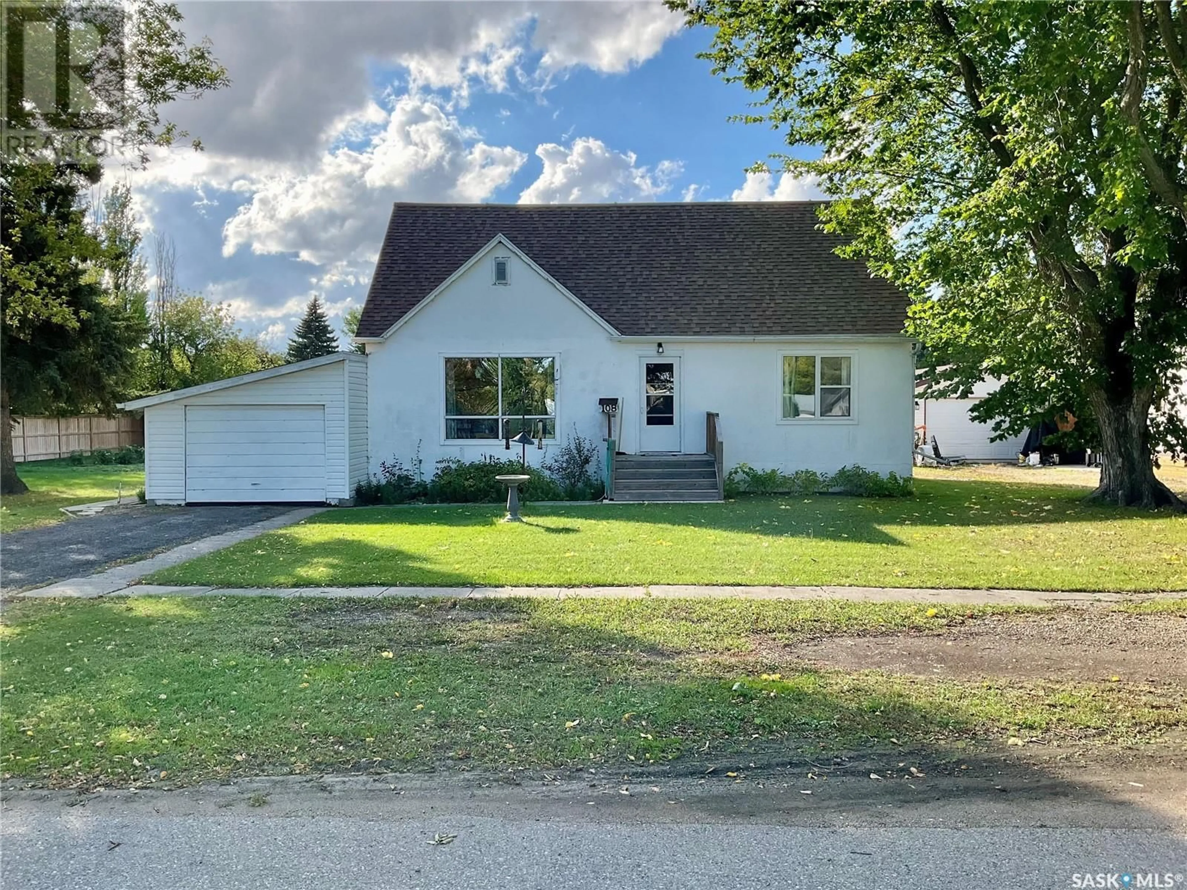 Frontside or backside of a home, cottage for 108 Gordon STREET, Wolseley Saskatchewan S0G5H0