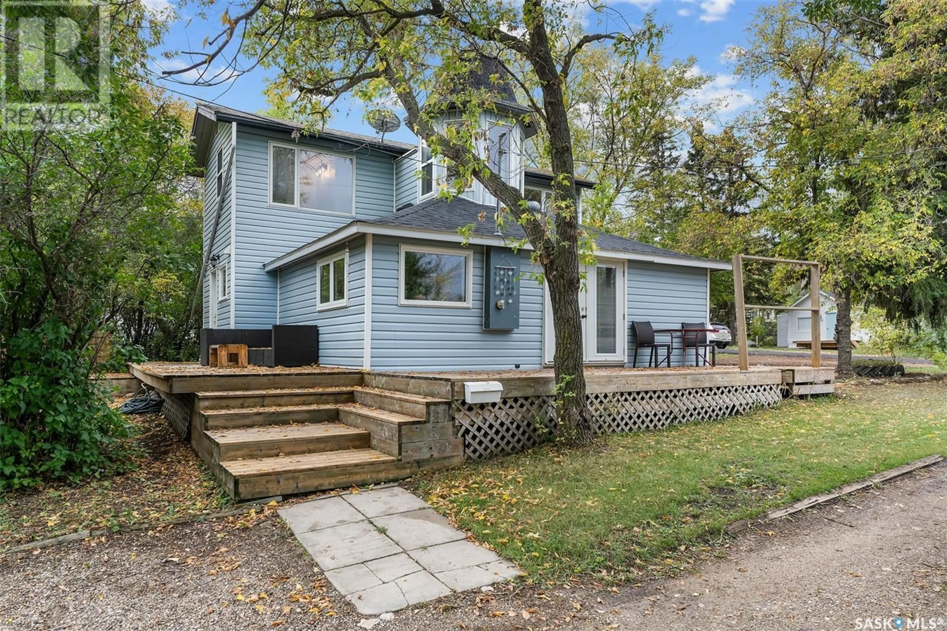 Home with vinyl exterior material, street for 101 WILLIAM STREET, Manitou Beach Saskatchewan S0K4T1
