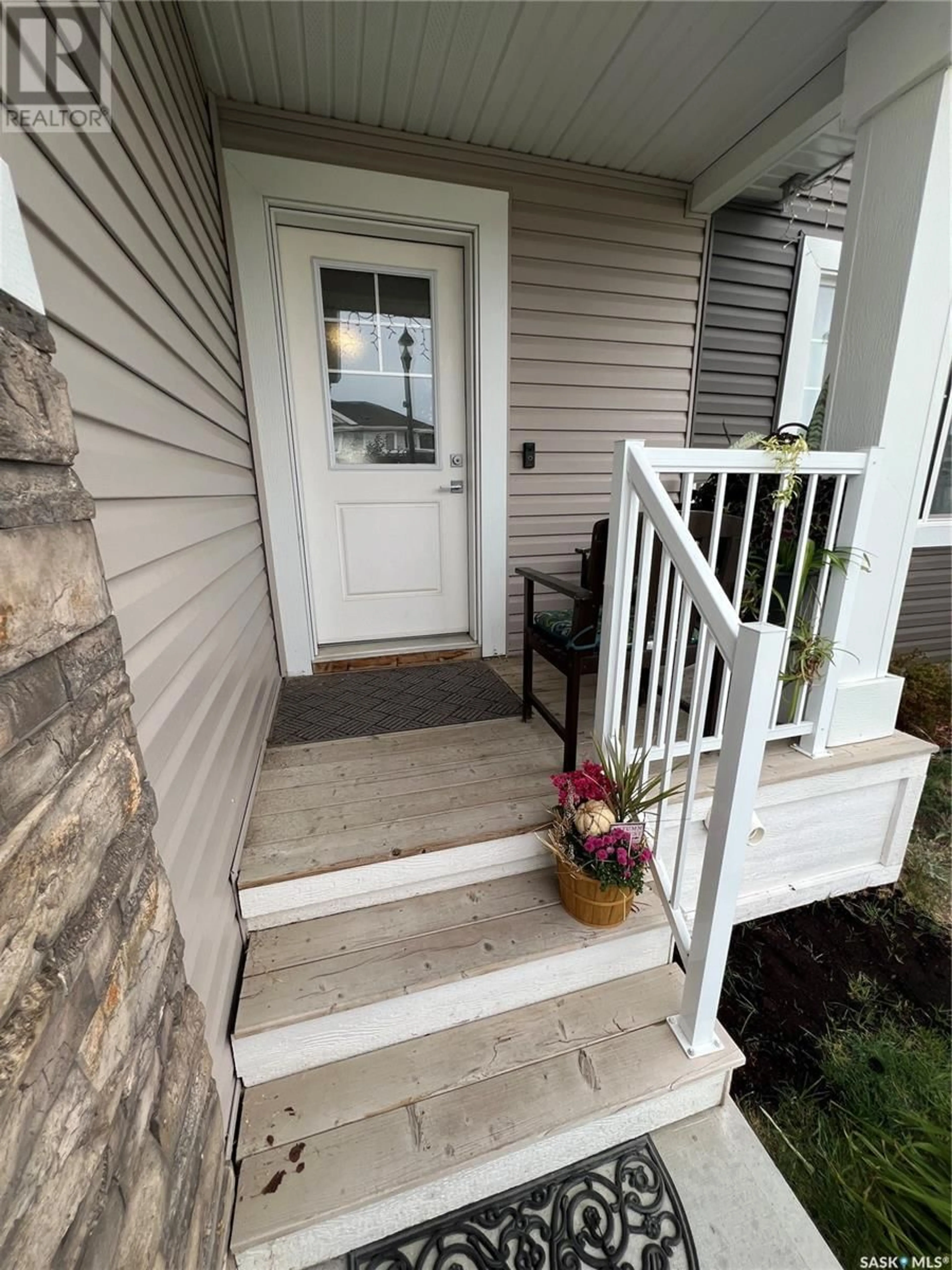 Indoor entryway for 3250 Daphne STREET, Regina Saskatchewan S4V3R4