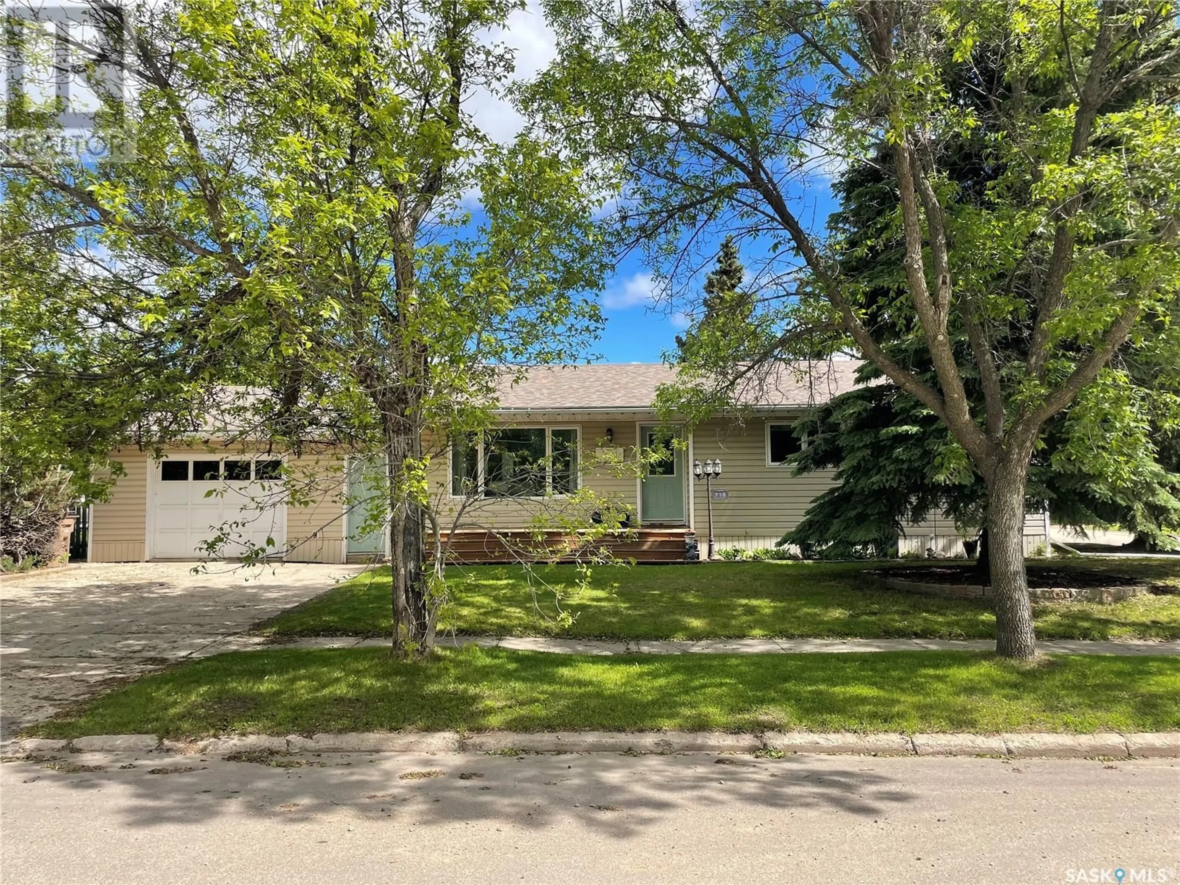 A pic from exterior of the house or condo for 719 98th AVENUE, Tisdale Saskatchewan S0E1T0