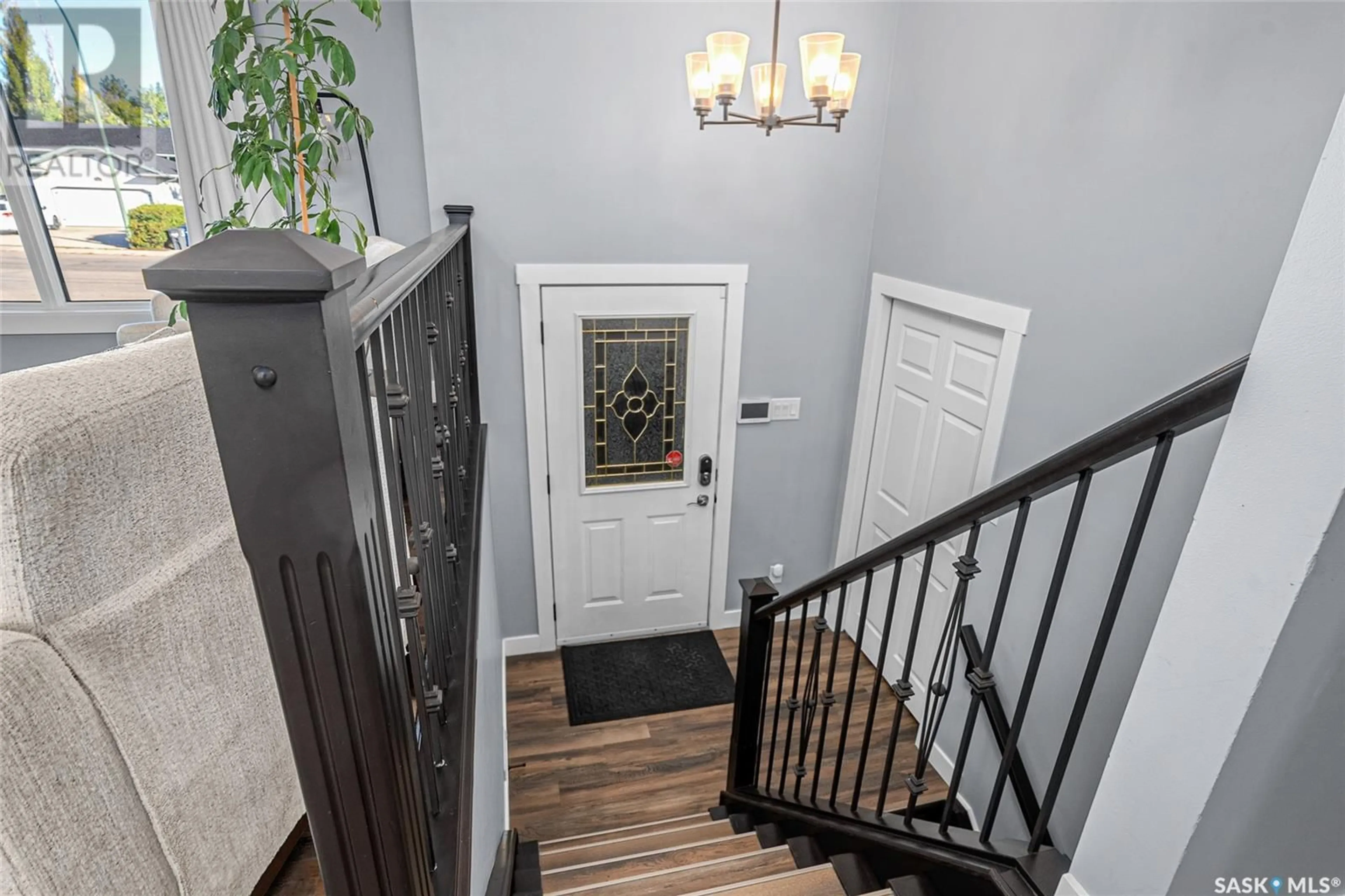 Indoor entryway for 315 Wedge ROAD, Saskatoon Saskatchewan S7L6G1