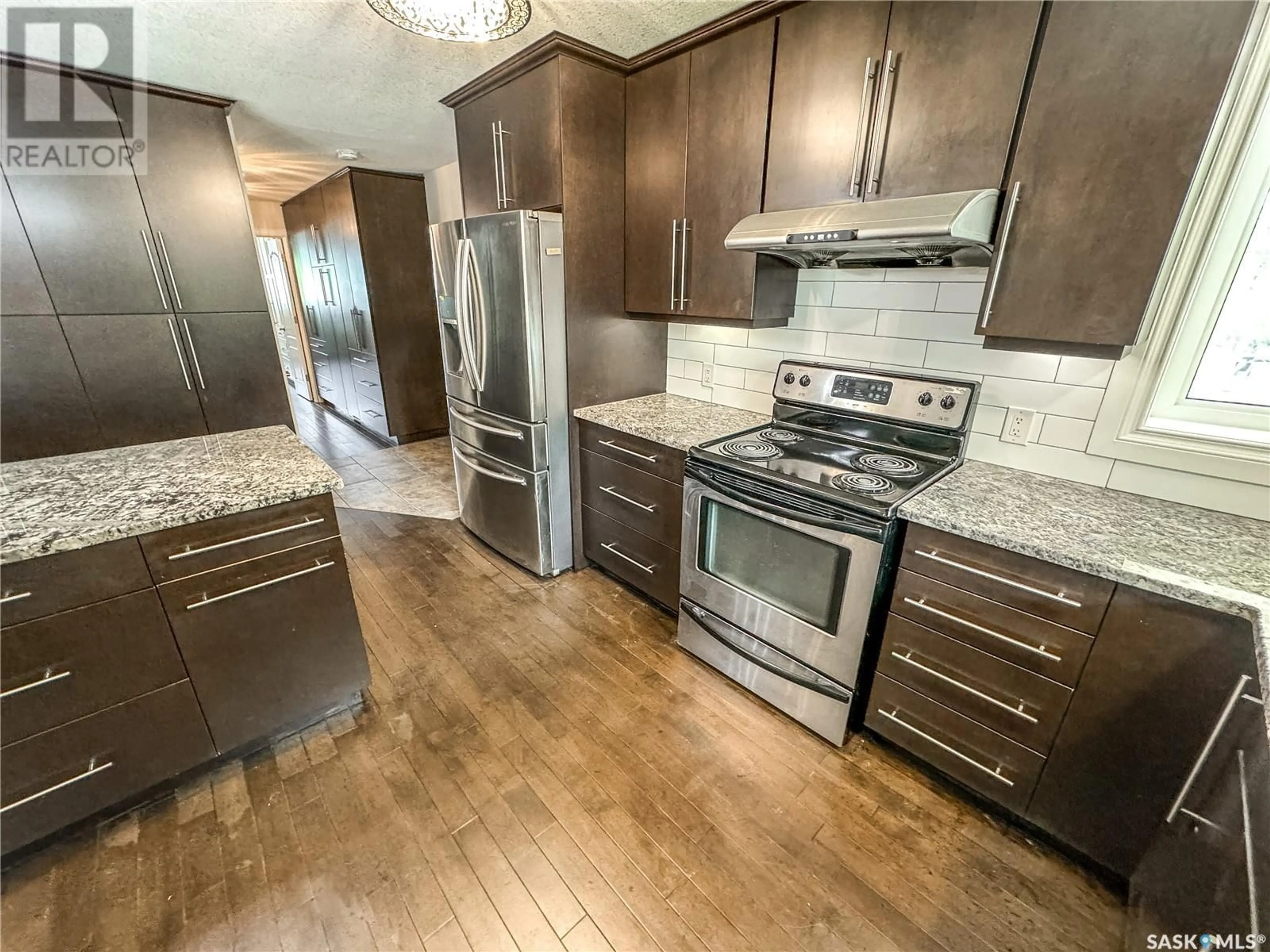 Open concept kitchen for 407 Woodward AVENUE, Indian Head Saskatchewan S0G2K0