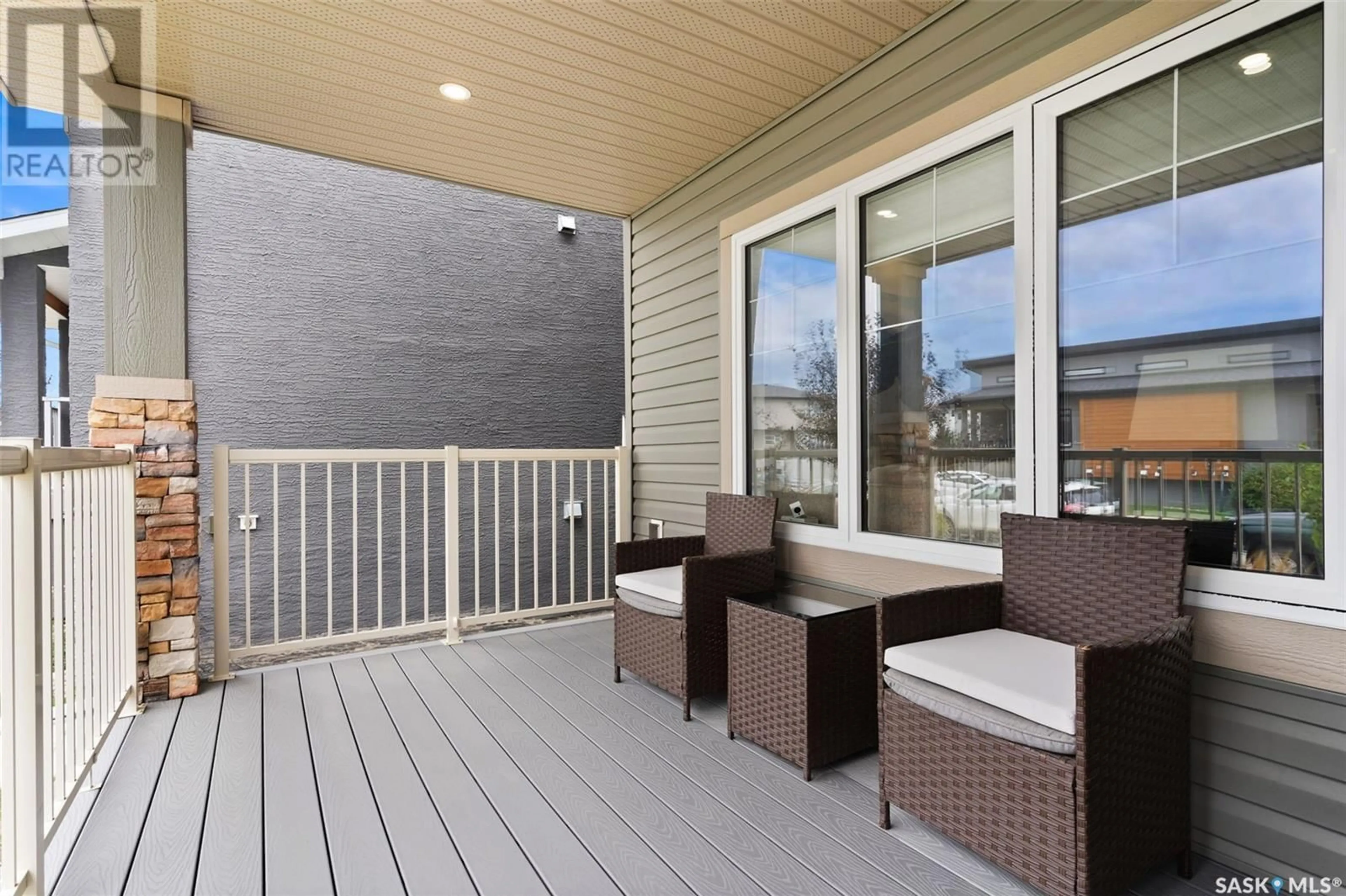 Patio for 3297 Copeland ROAD, Regina Saskatchewan S4V3S7