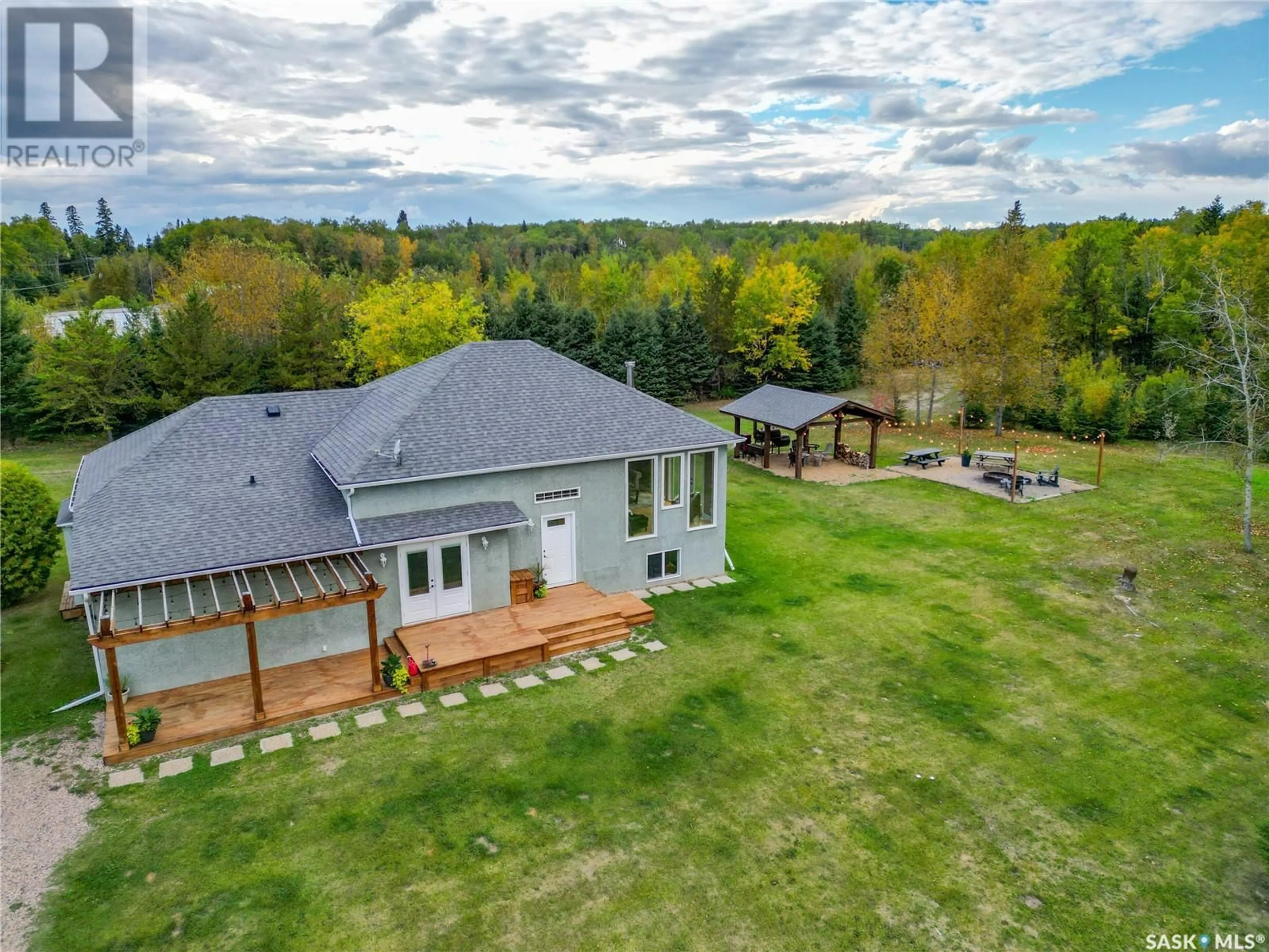 Cottage for 230 1st STREET N, Christopher Lake Saskatchewan S0J0N0