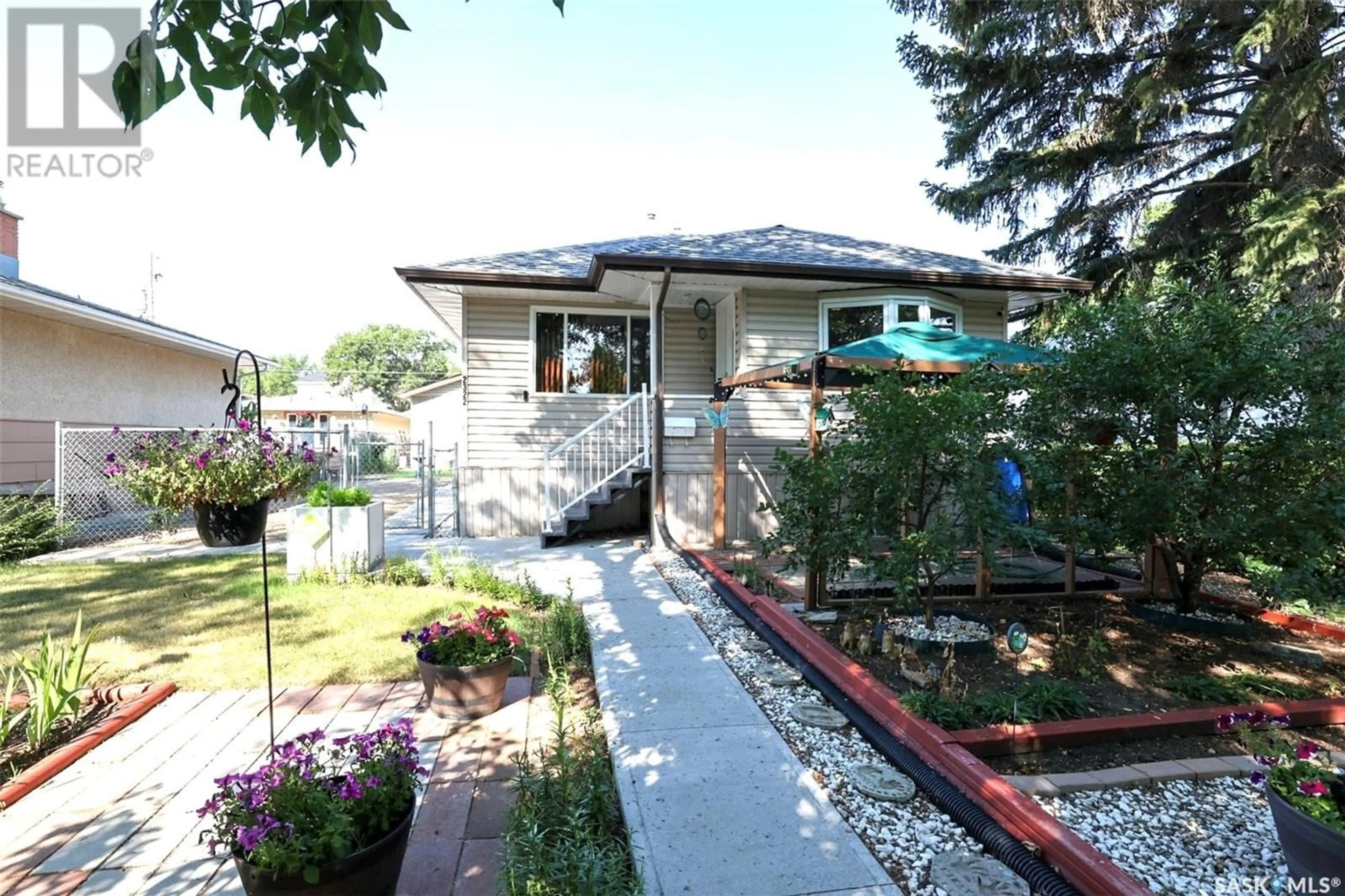 Outside view for 2322 MACKAY STREET, Regina Saskatchewan S4N2T1