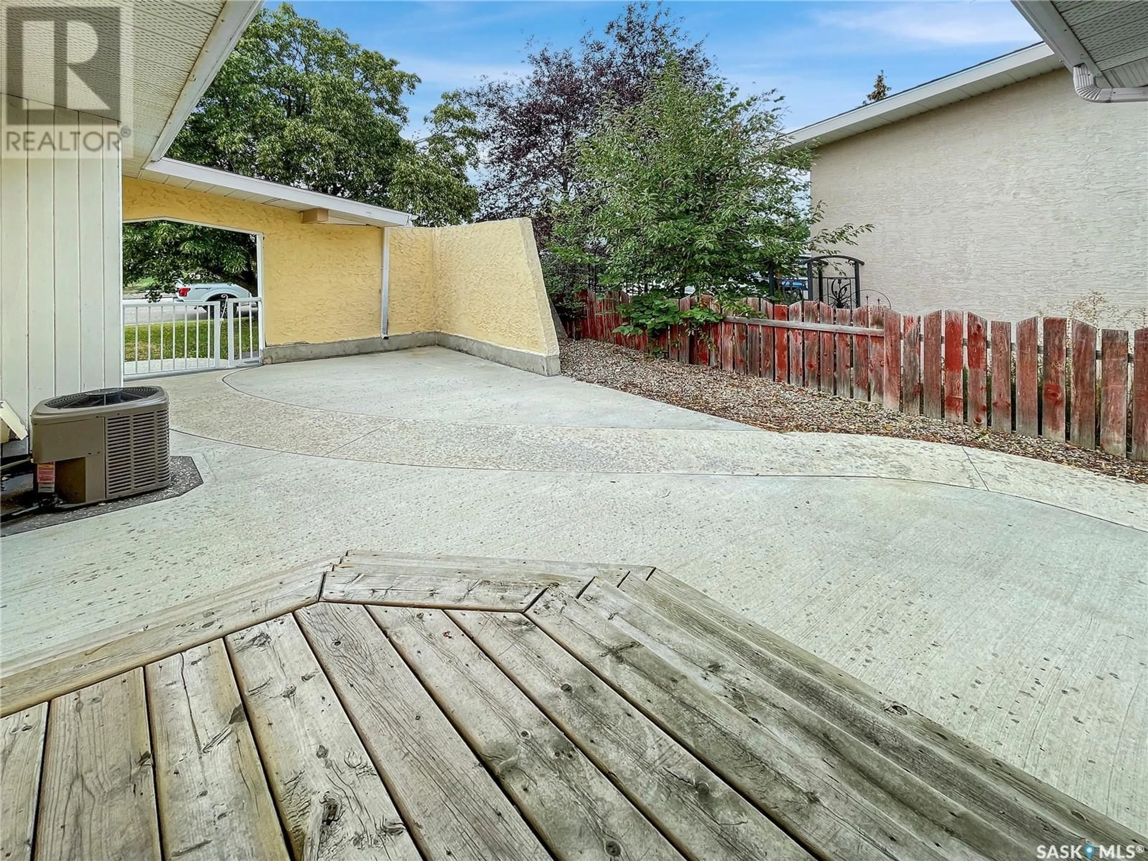 Patio for 263 Tims CRESCENT, Swift Current Saskatchewan S9H4K8