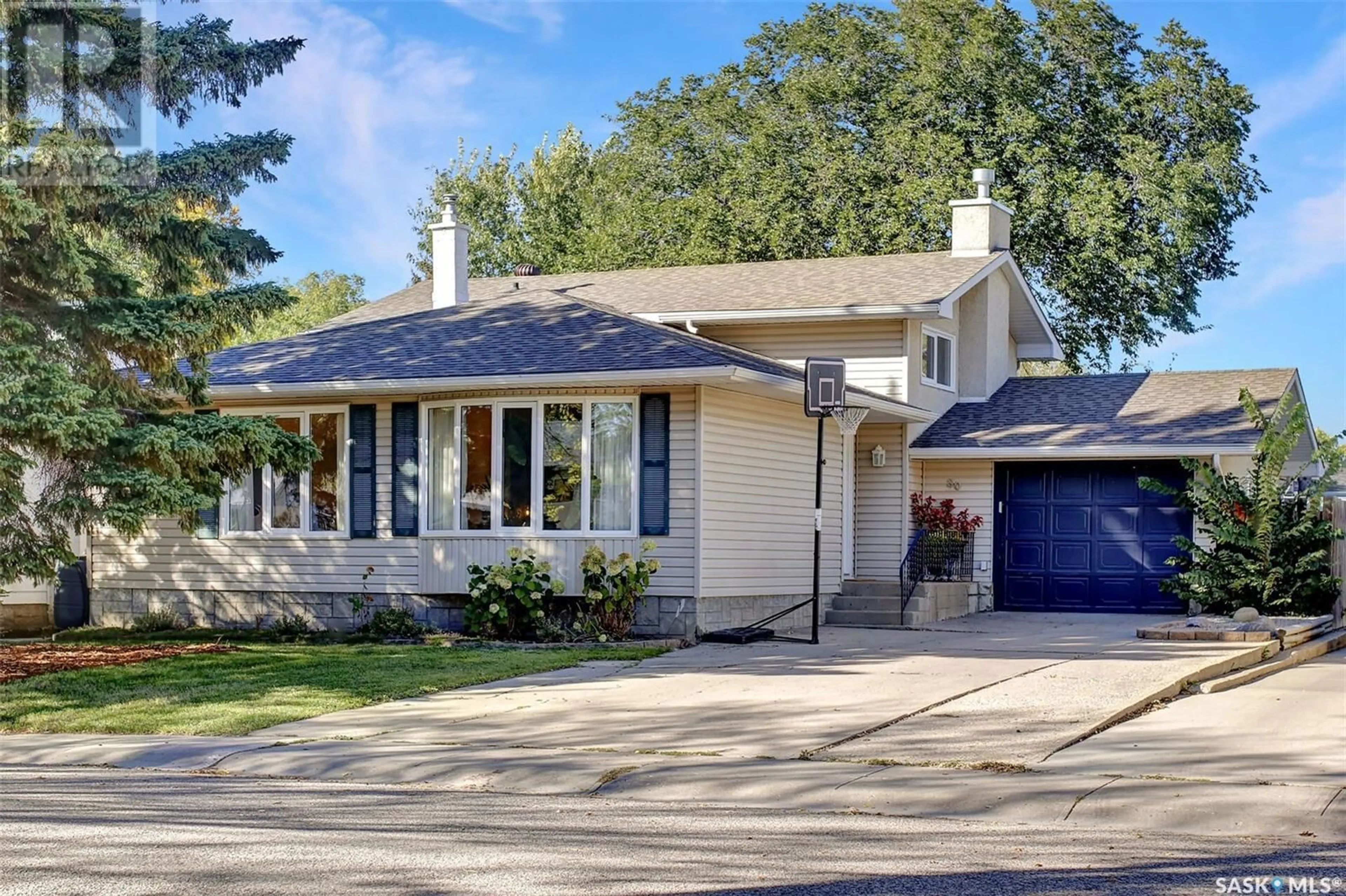 Frontside or backside of a home for 30 Laubach AVENUE, Regina Saskatchewan S4S6G2