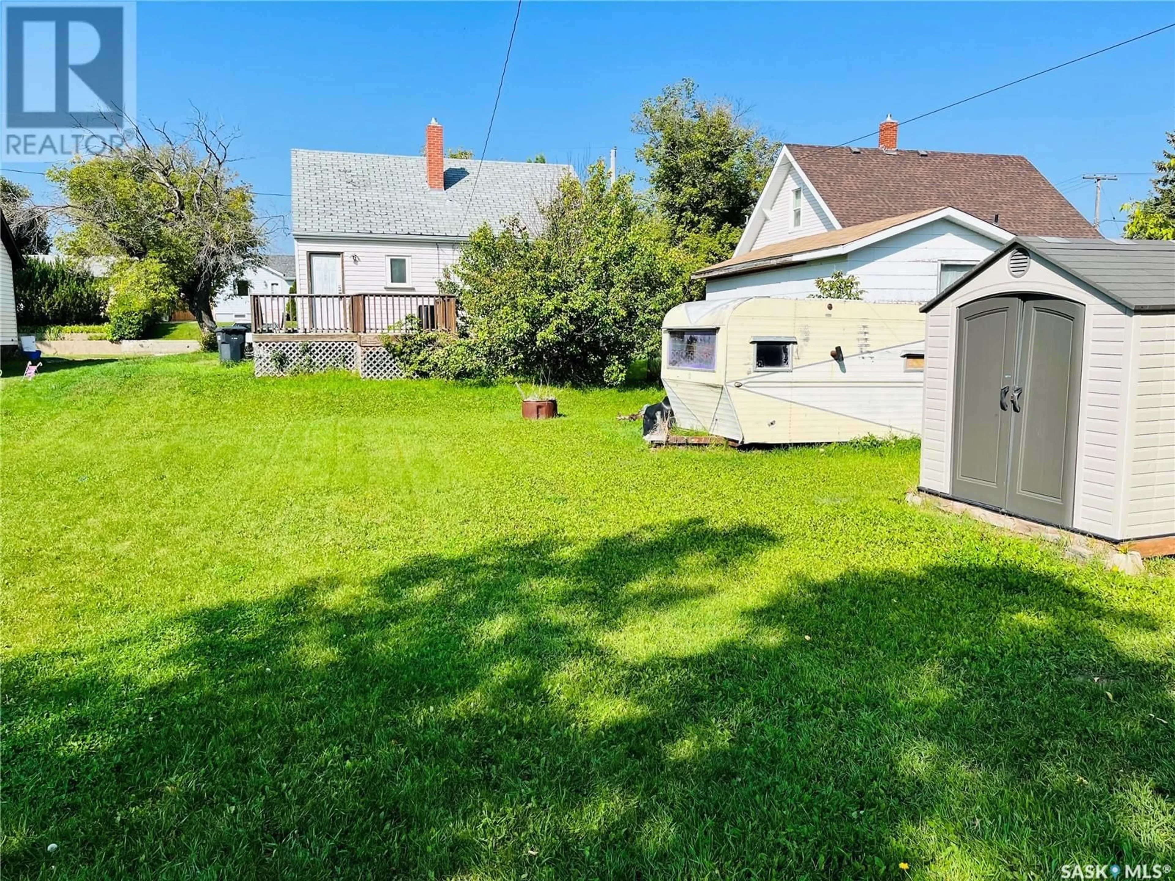 A pic from outside/outdoor area/front of a property/back of a property/a pic from drone, street for 159 WELLINGTON AVENUE, Yorkton Saskatchewan S3N1Y4