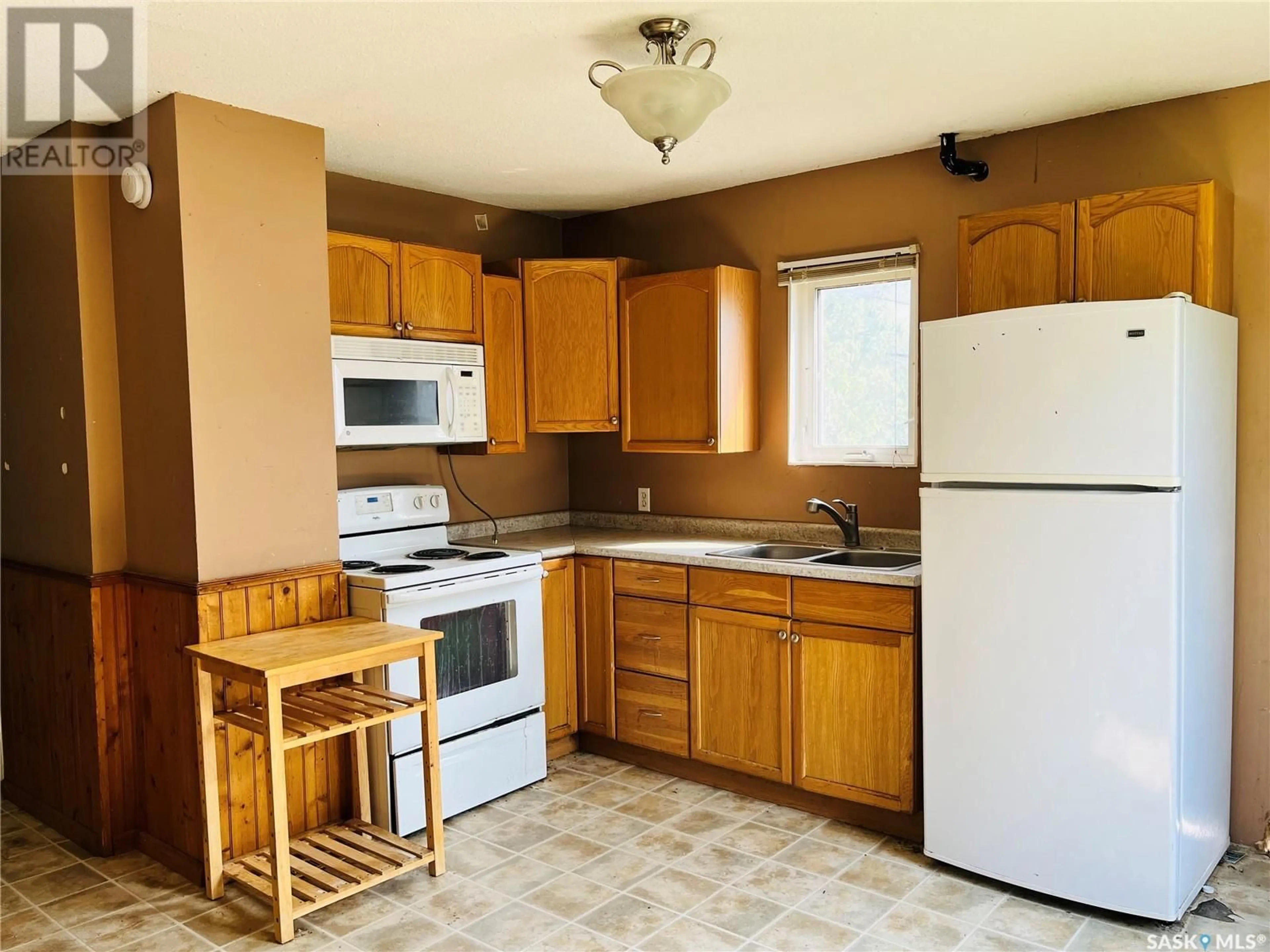 Standard kitchen, unknown for 159 WELLINGTON AVENUE, Yorkton Saskatchewan S3N1Y4