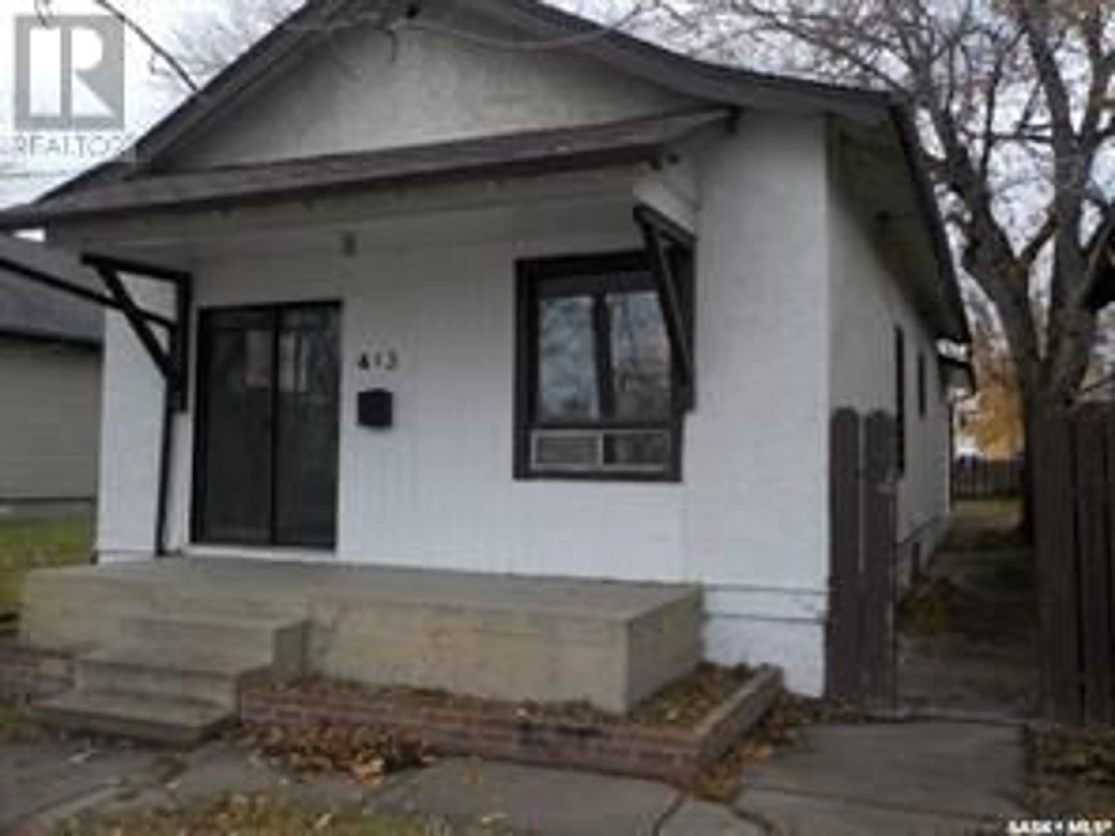 Outside view for 413 Idylwyld DRIVE N, Saskatoon Saskatchewan S7L0Z3