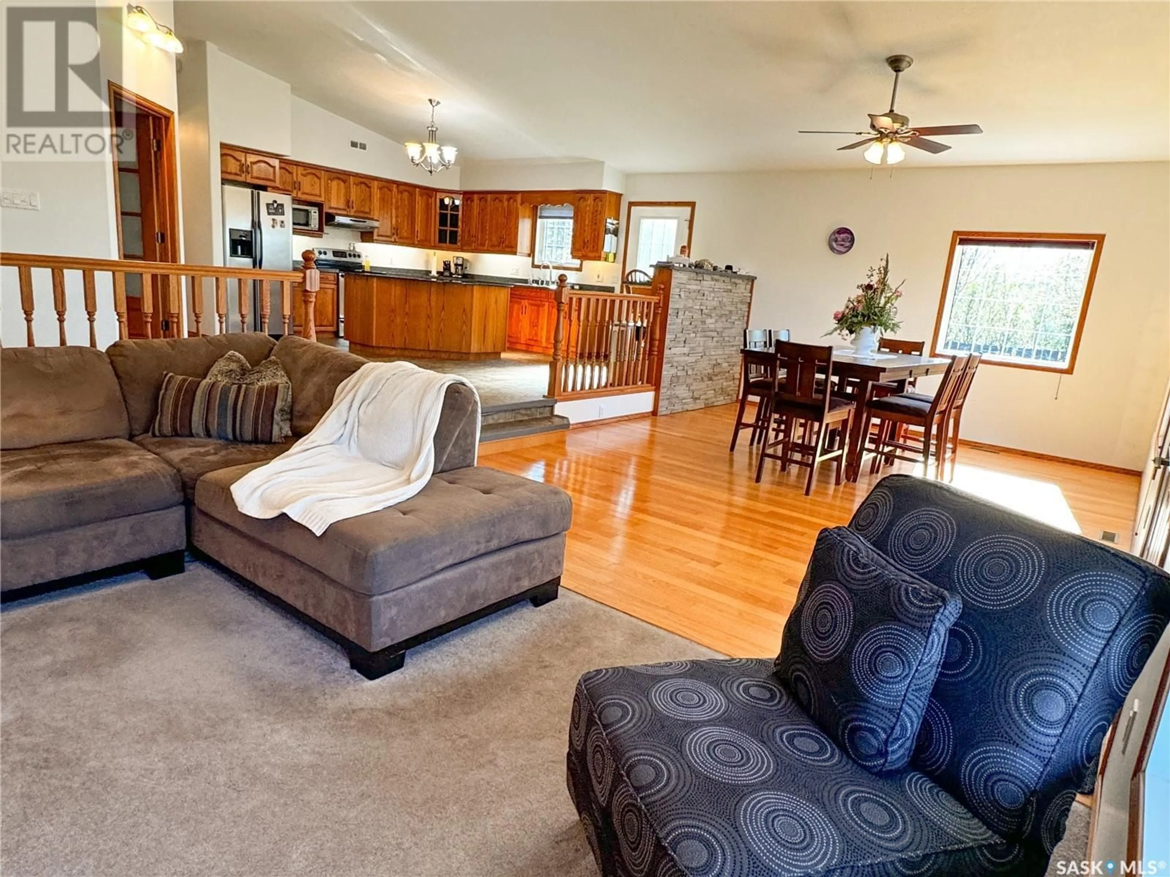 Living room, wood floors for 402 Railway AVENUE N, Lampman Saskatchewan S0C1N0