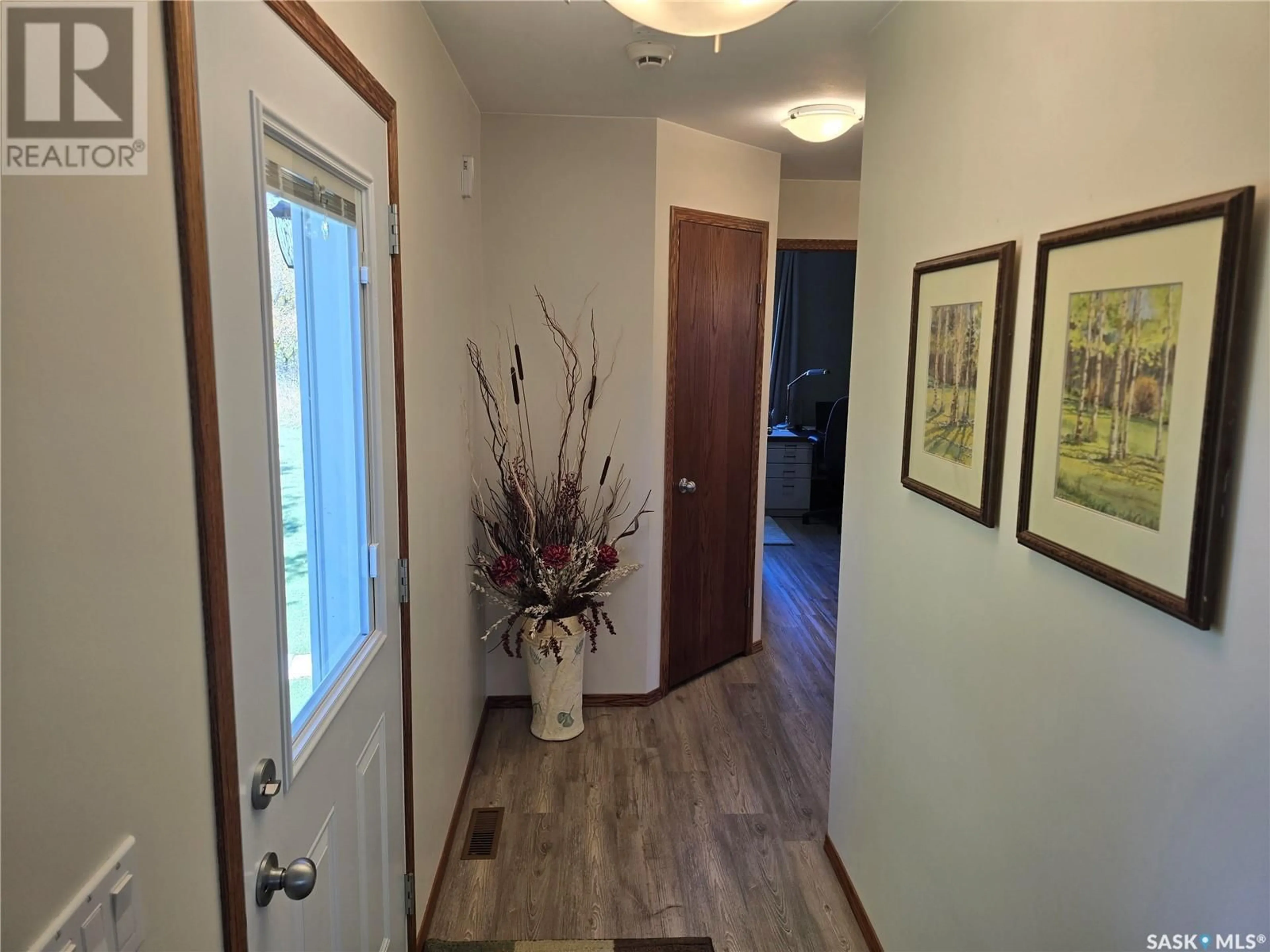 Indoor entryway for Teodorovici Acreage, Big Quill Rm No. 308 Saskatchewan S0A4T0