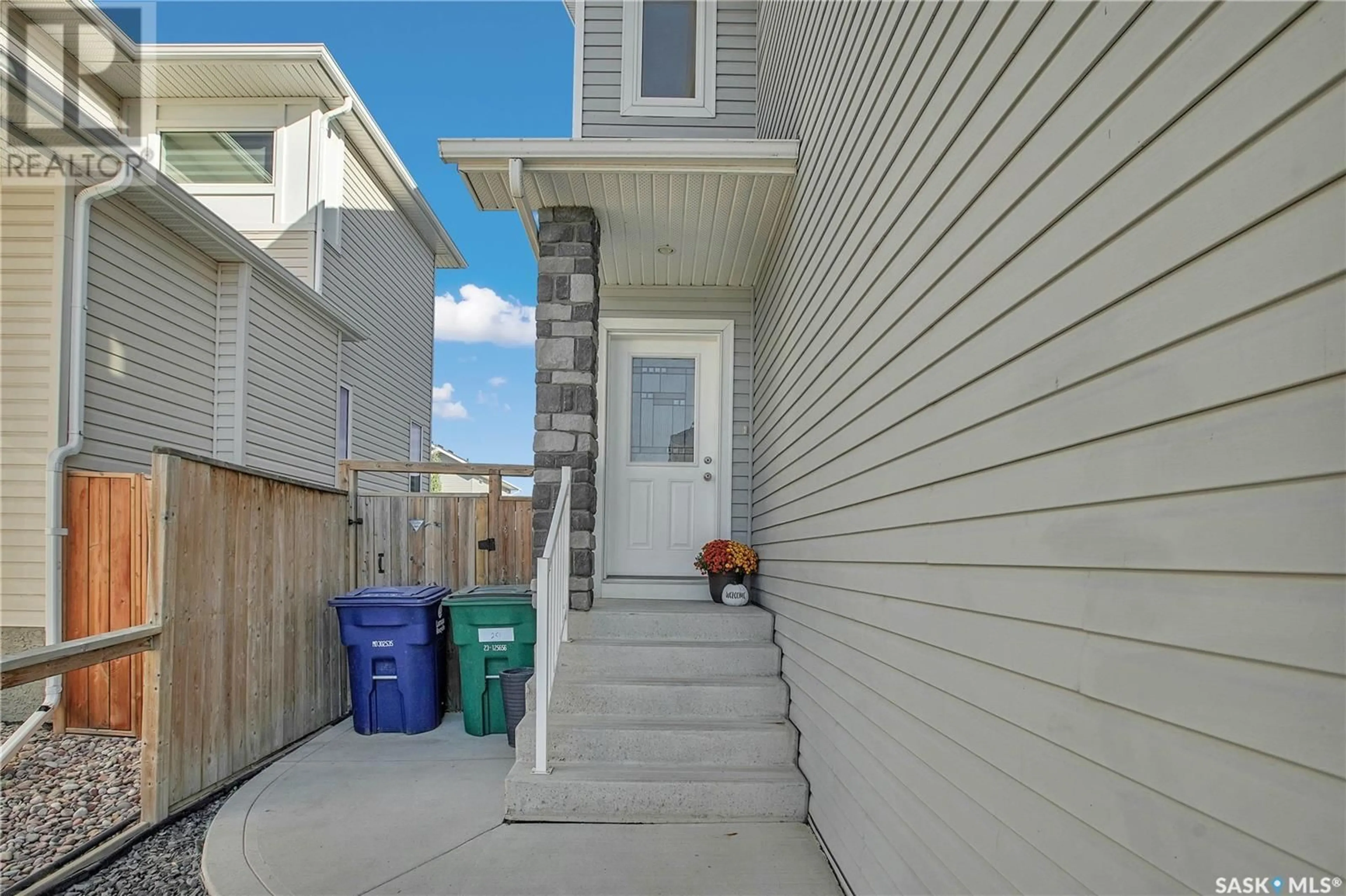 A pic from exterior of the house or condo for 251 Baltzan BOULEVARD, Saskatoon Saskatchewan S7W0S2