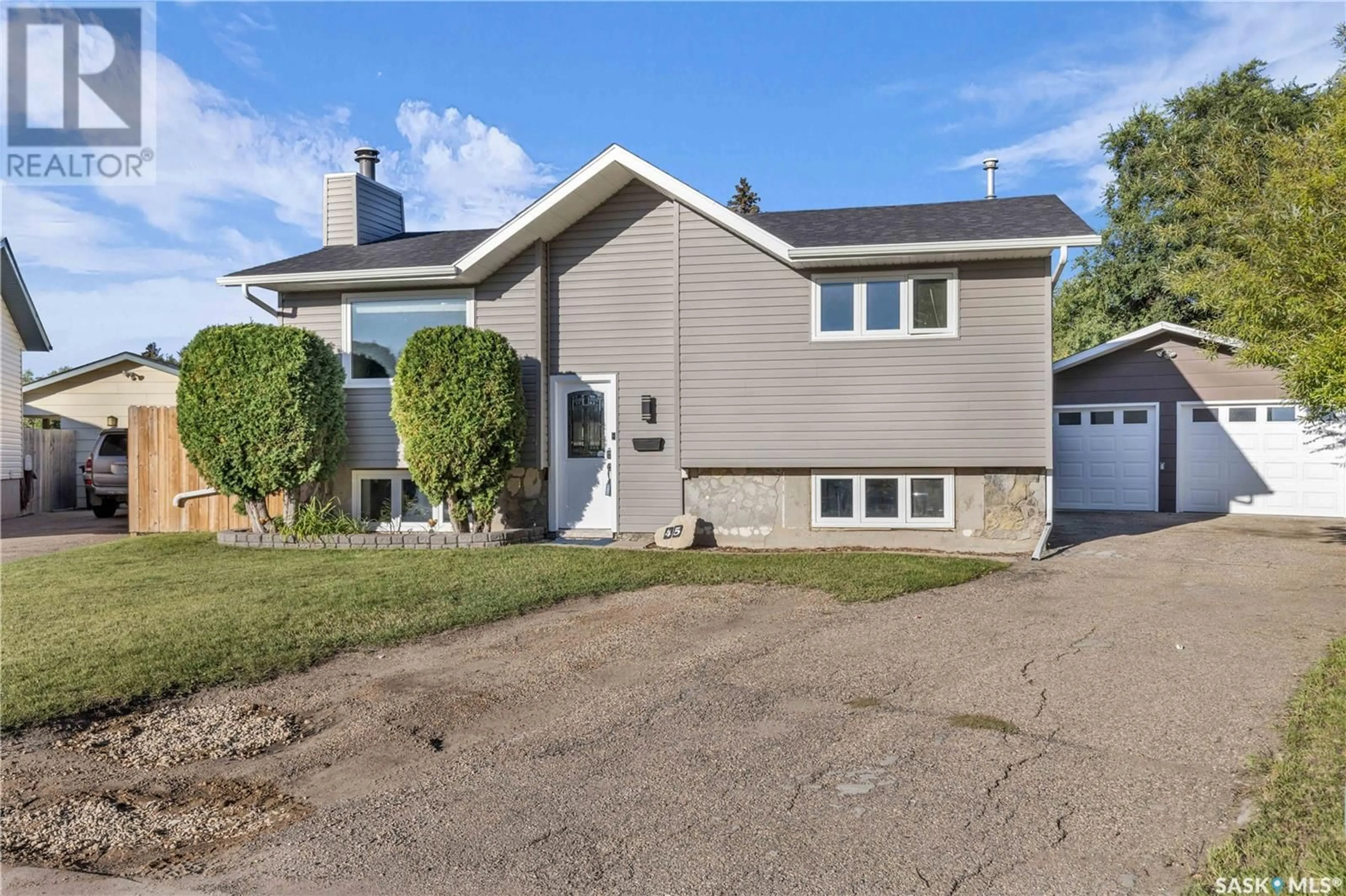 Frontside or backside of a home for 45 Galt COURT, Saskatoon Saskatchewan S7L4P1