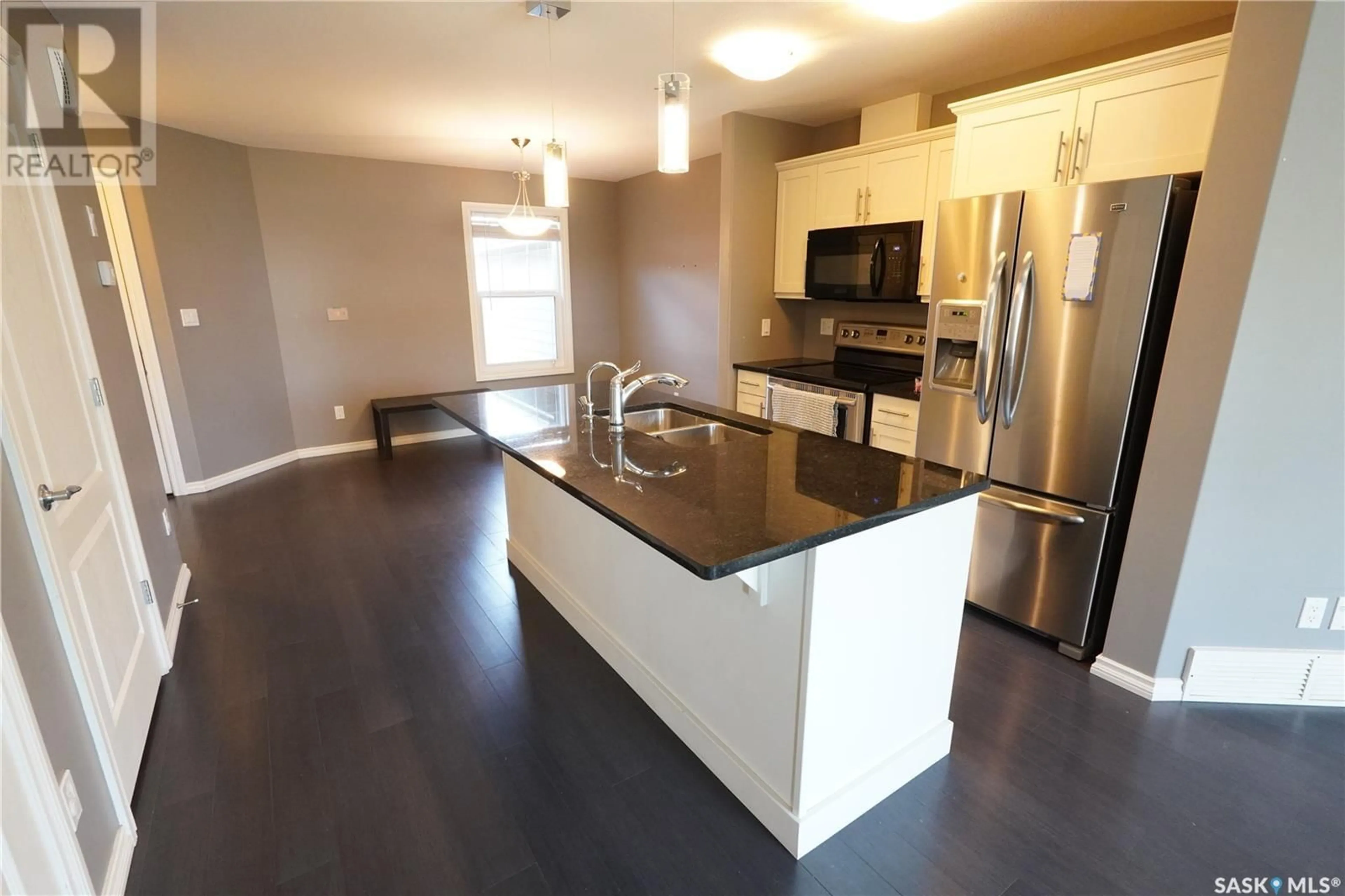 Contemporary kitchen for 4562 HARBOUR LANDING DRIVE, Regina Saskatchewan S4W0C1