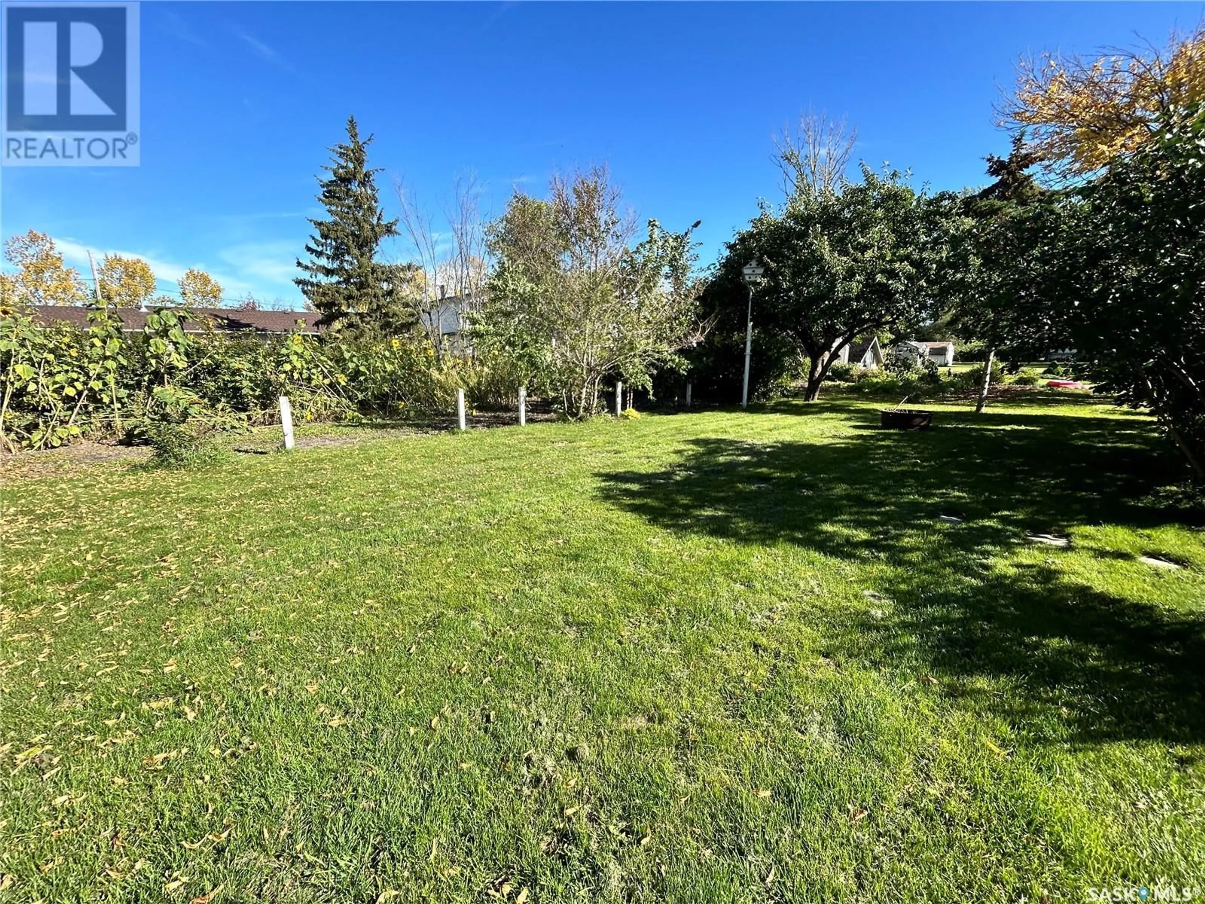 Fenced yard for 122 Riedel AVENUE W, Langenburg Saskatchewan S0A2A0