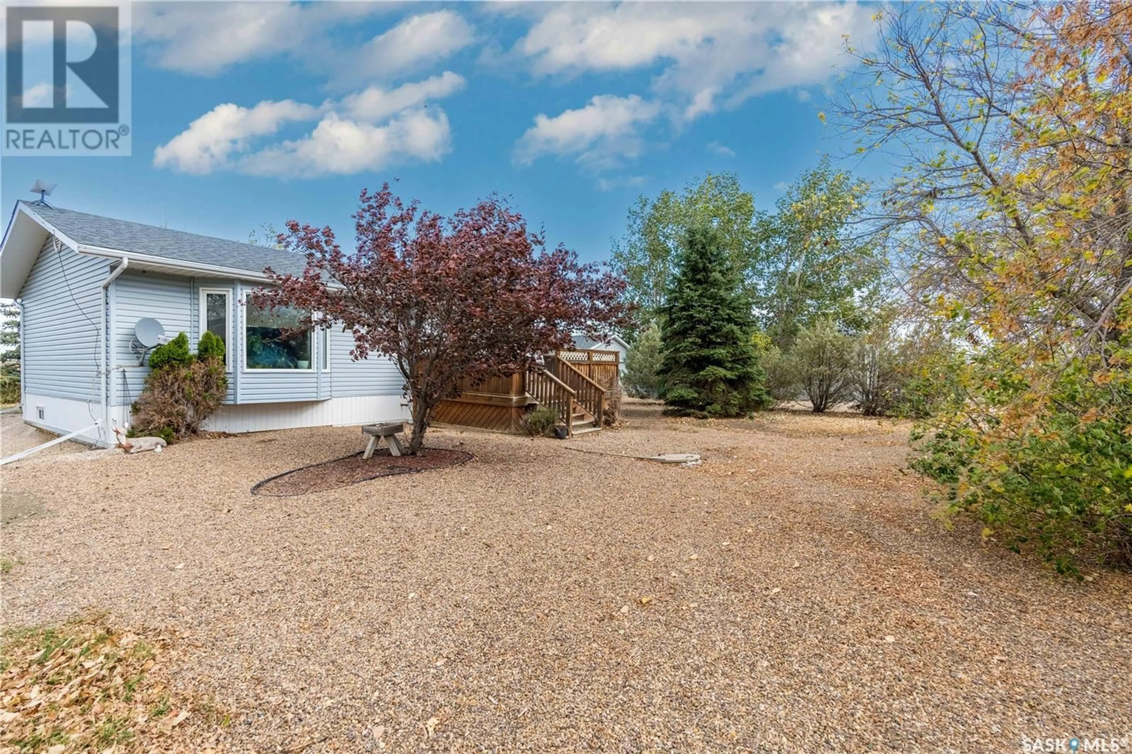 A pic from exterior of the house or condo, the fenced backyard for 901 Connaught AVENUE, Limerick Saskatchewan S0H2P0