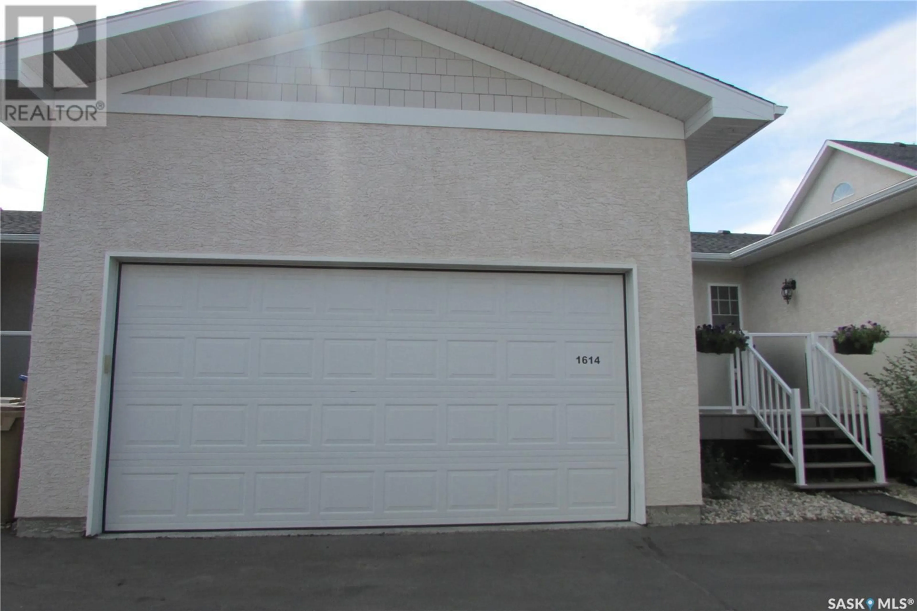 Indoor garage, not visible floor for 1614 Badham BOULEVARD, Regina Saskatchewan S4P1B8