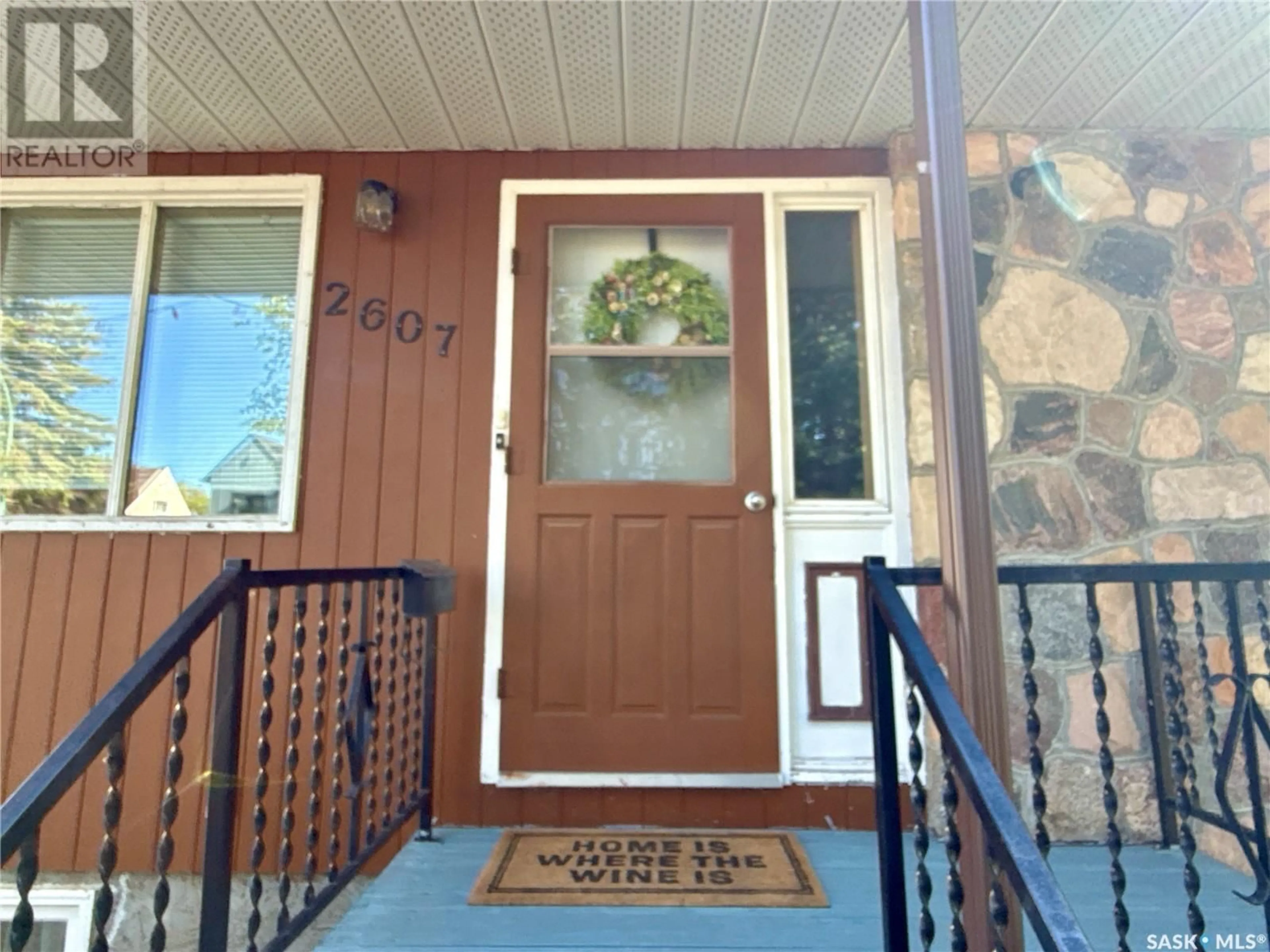 Indoor entryway for 2607 ELLIOT DRIVE, Regina Saskatchewan S4N3H8