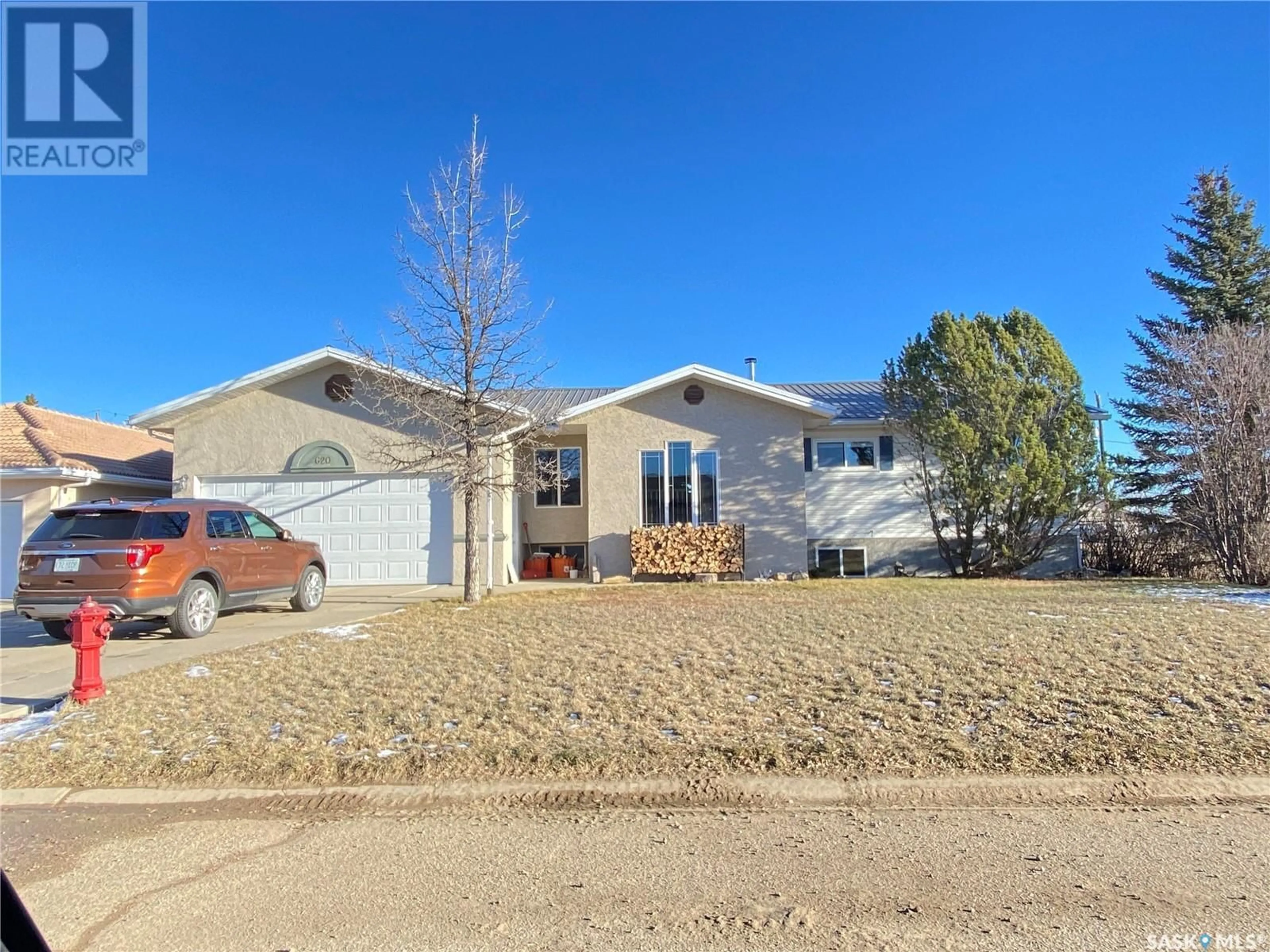 Frontside or backside of a home for 620 Griffin STREET, Maple Creek Saskatchewan S0N1N0