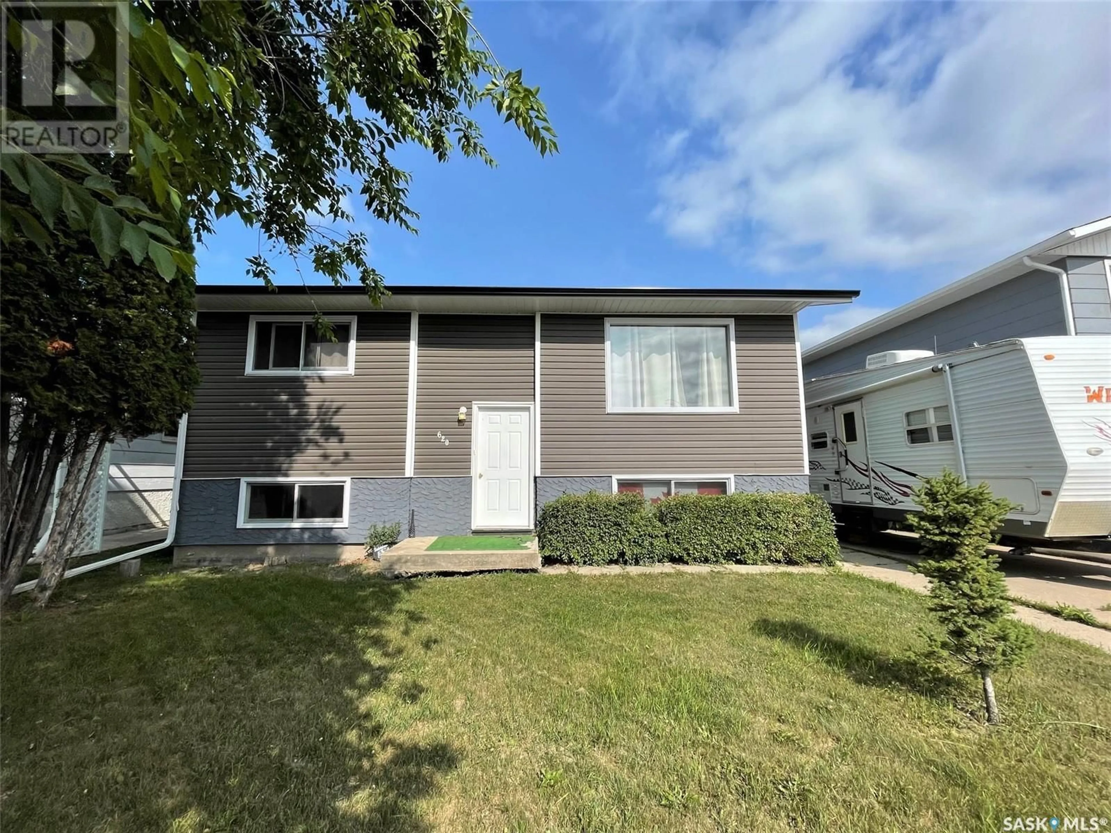 Frontside or backside of a home for 620 Hudson STREET, Hudson Bay Saskatchewan S0E0Y0