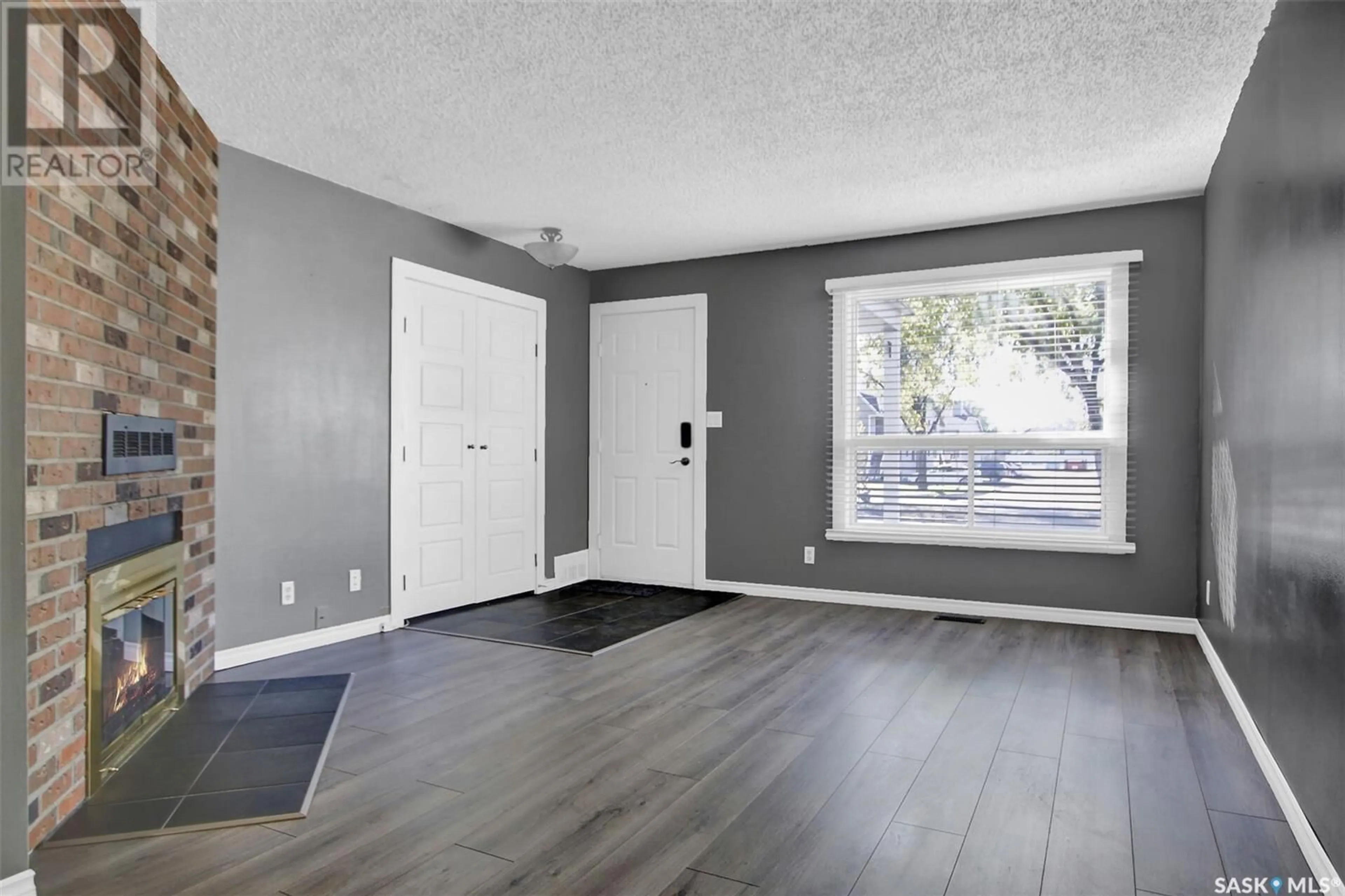 Indoor entryway, wood floors for 22 Cedar Meadow DRIVE, Regina Saskatchewan S4X3J6