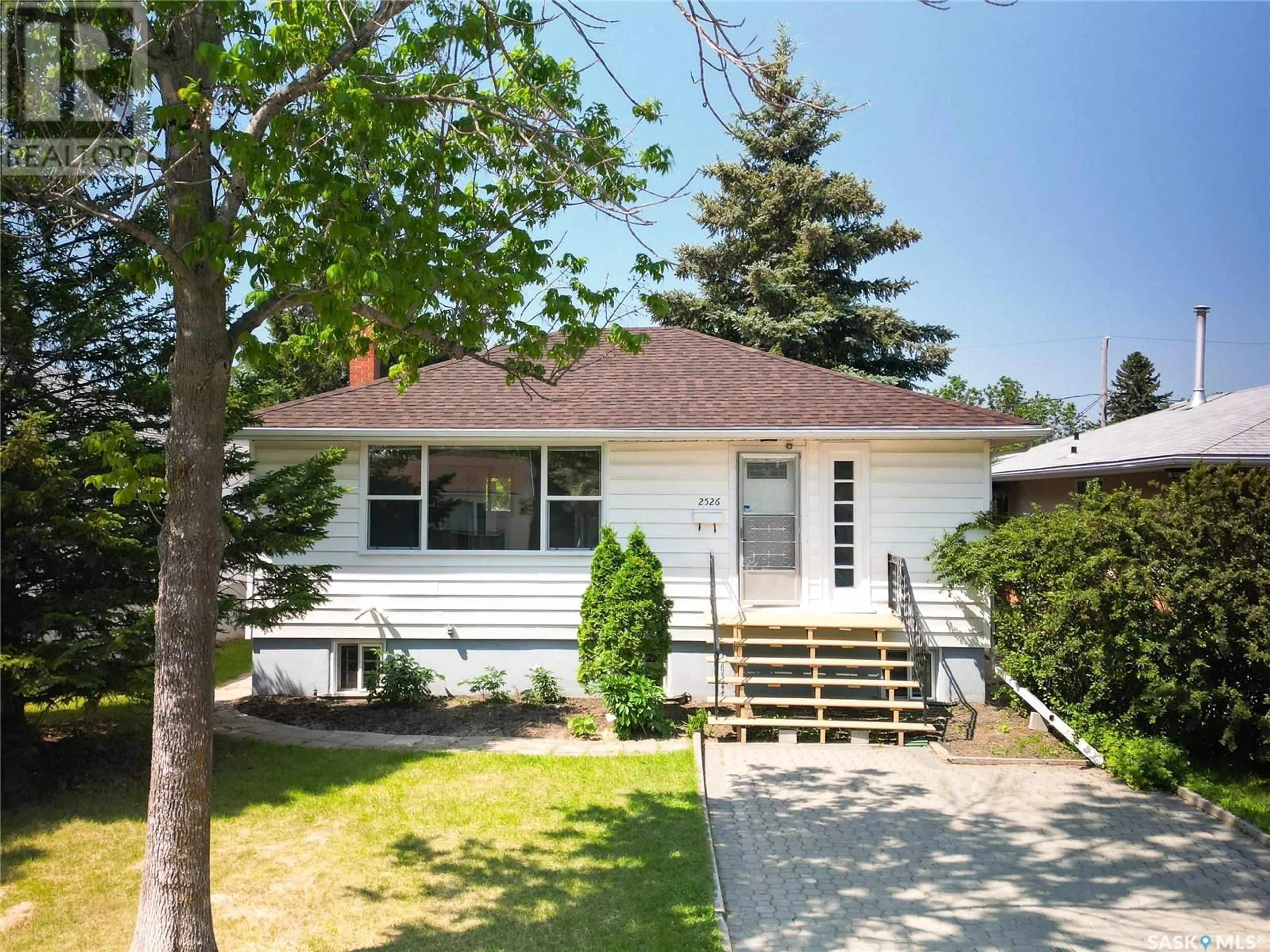 Frontside or backside of a home for 2526 Lindsay STREET, Regina Saskatchewan S4N3C9