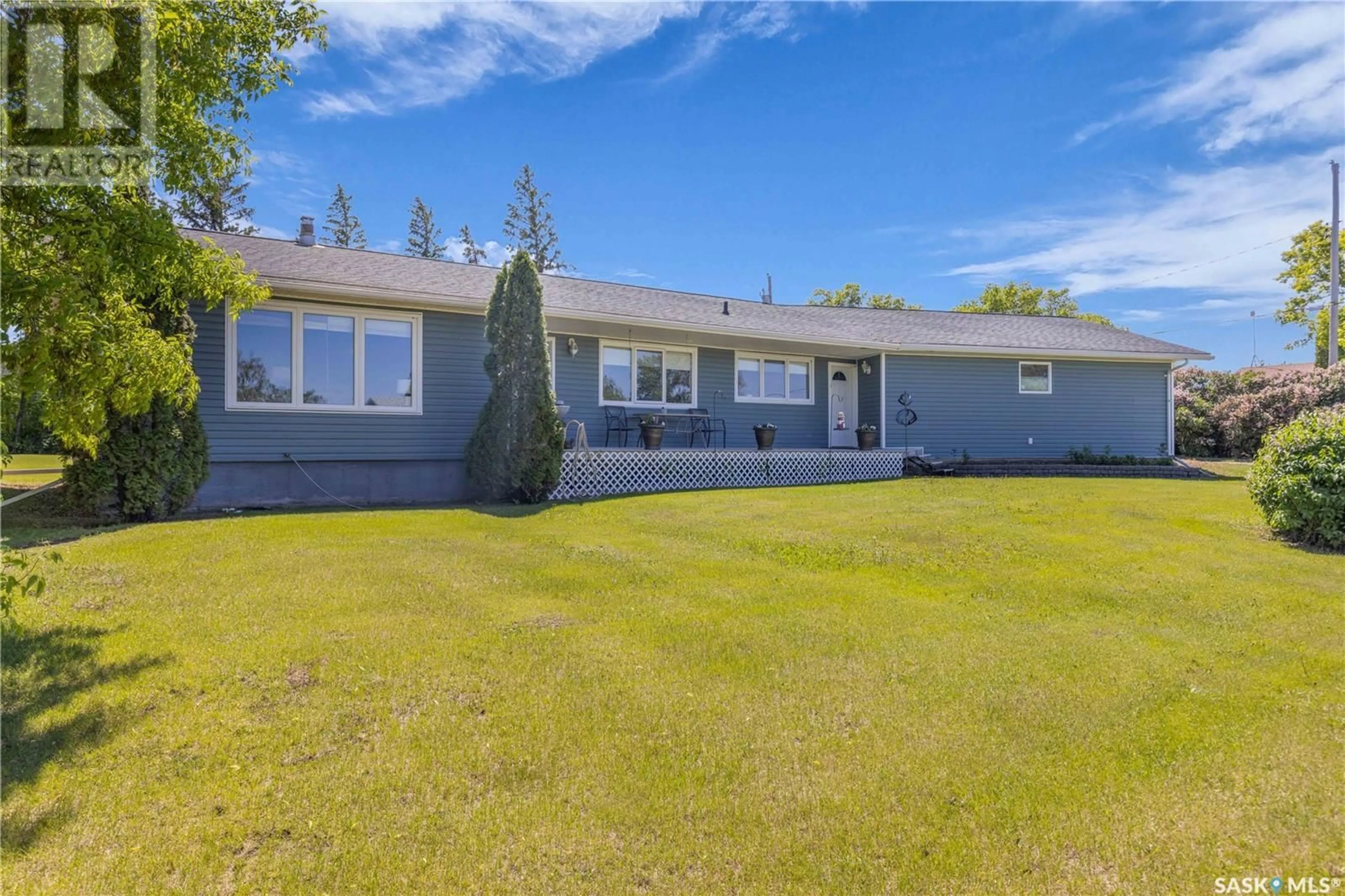 Outside view for 110 Elgin STREET, Viscount Saskatchewan S0K4M0