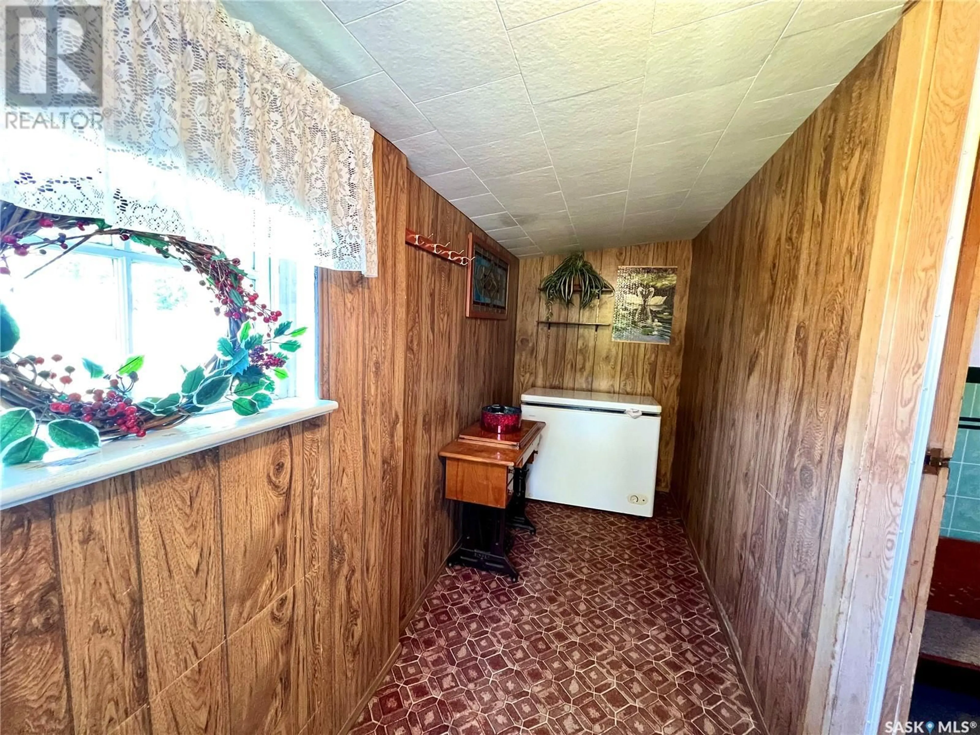 A pic of a room for 308 Main STREET, Hodgeville Saskatchewan S0H2B0