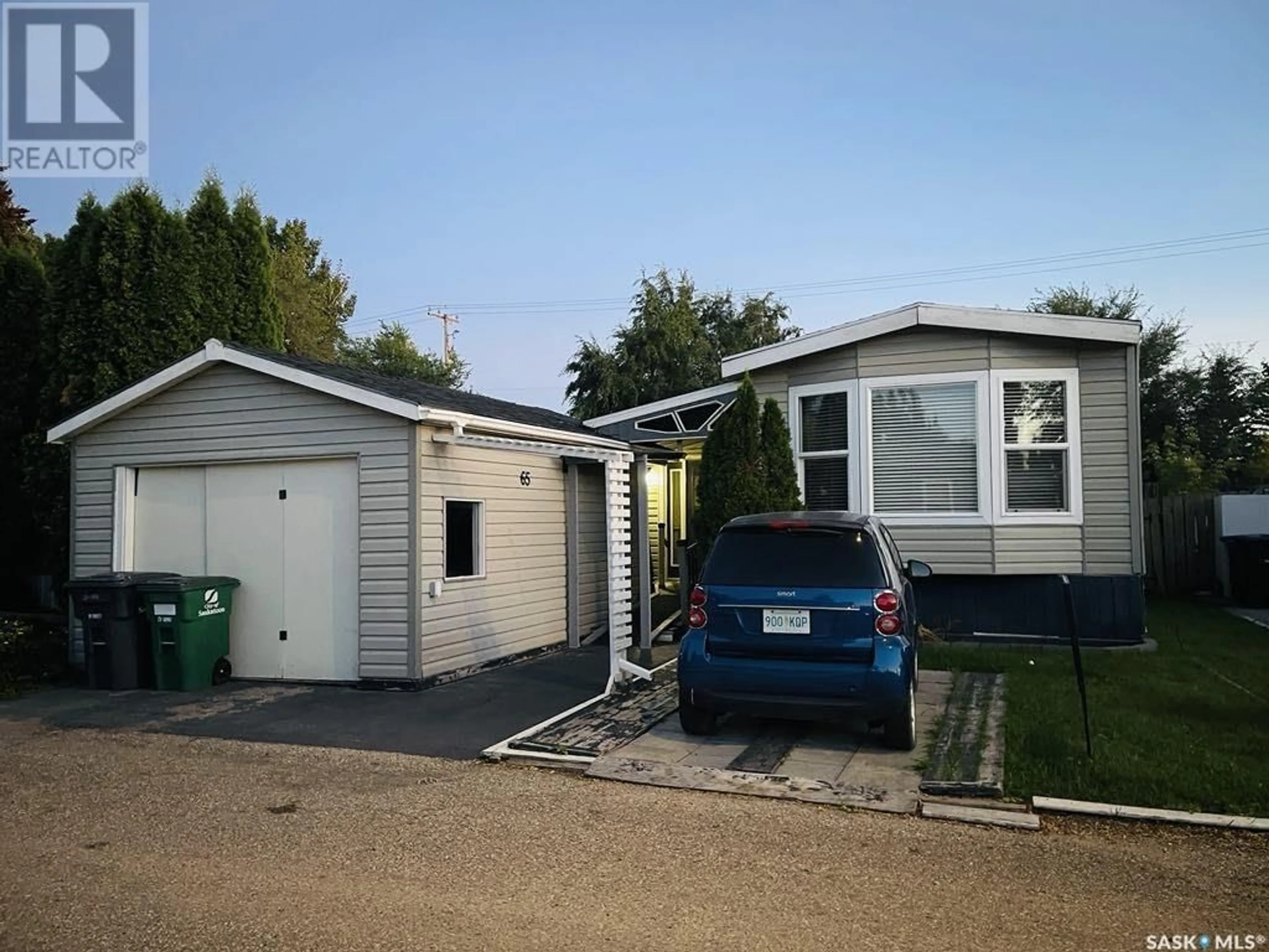 A pic from exterior of the house or condo for 65 1035 Boychuk DRIVE, Saskatoon Saskatchewan S7H5B2