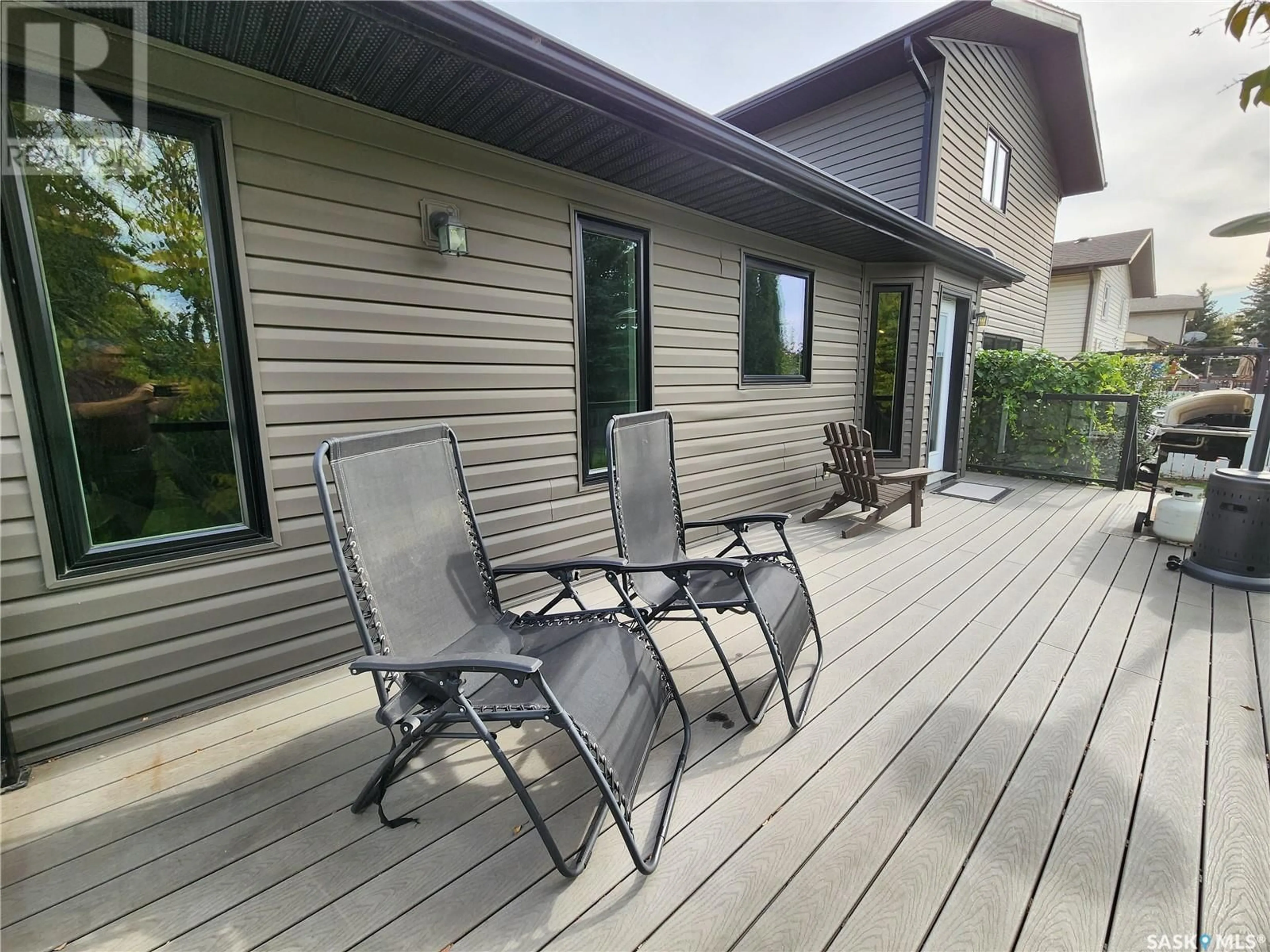 Patio for 139 Neusch CRESCENT, Saskatoon Saskatchewan S7K7V4