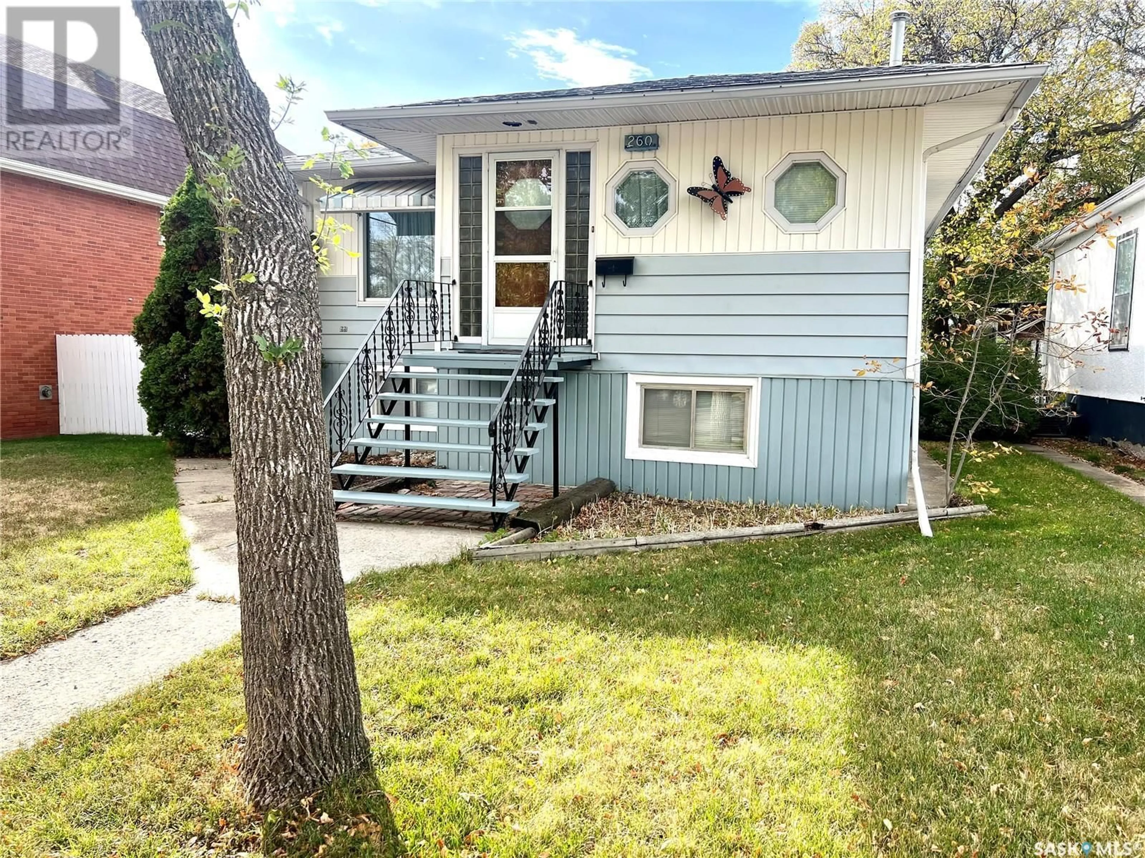 Frontside or backside of a home, cottage for 260 3rd AVENUE NW, Swift Current Saskatchewan S9H0S1