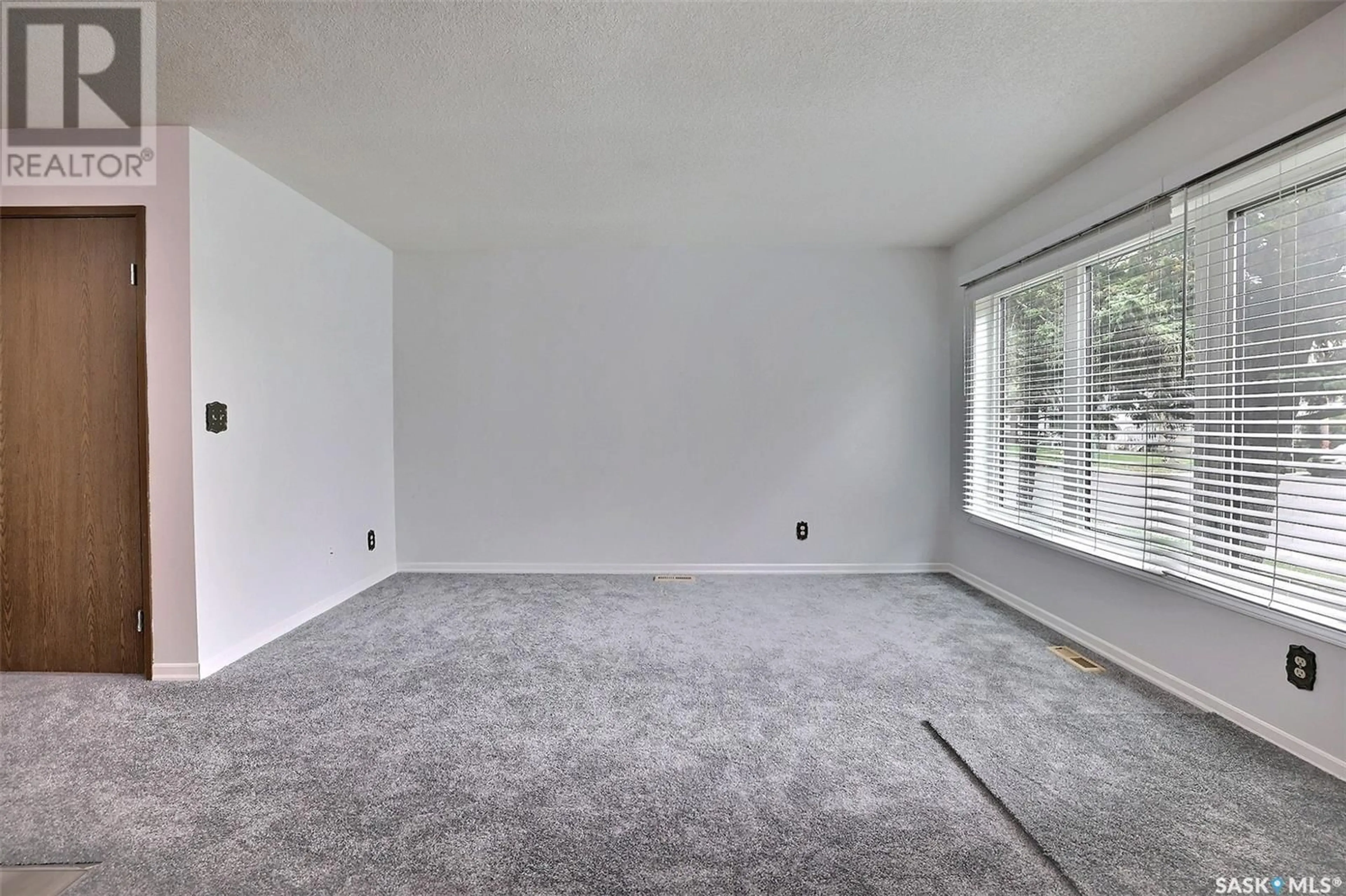 A pic of a room for 1404 Wascana STREET, Regina Saskatchewan S4T4J5