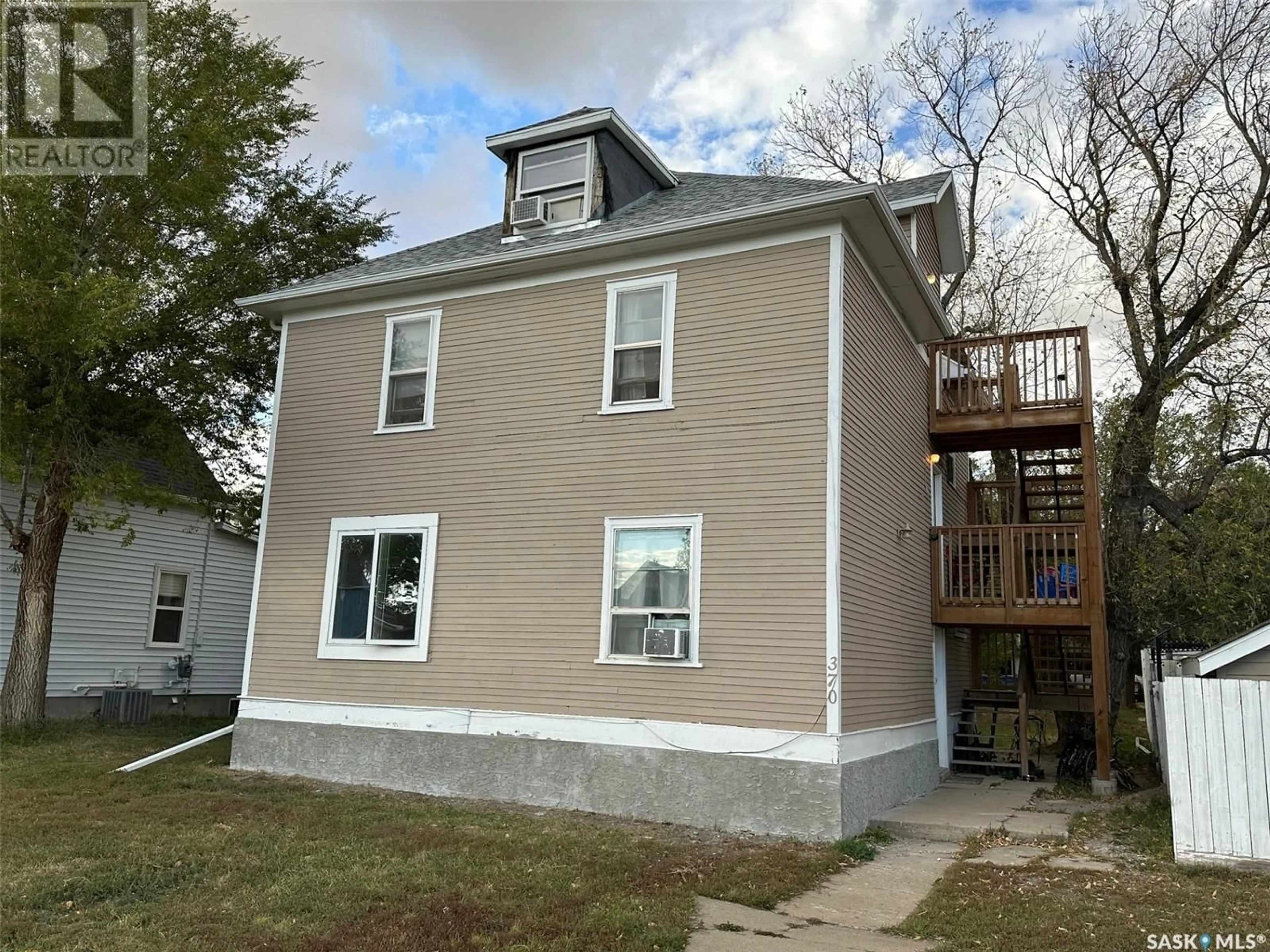 Frontside or backside of a home for 370 Fairford STREET W, Moose Jaw Saskatchewan S6H1V9