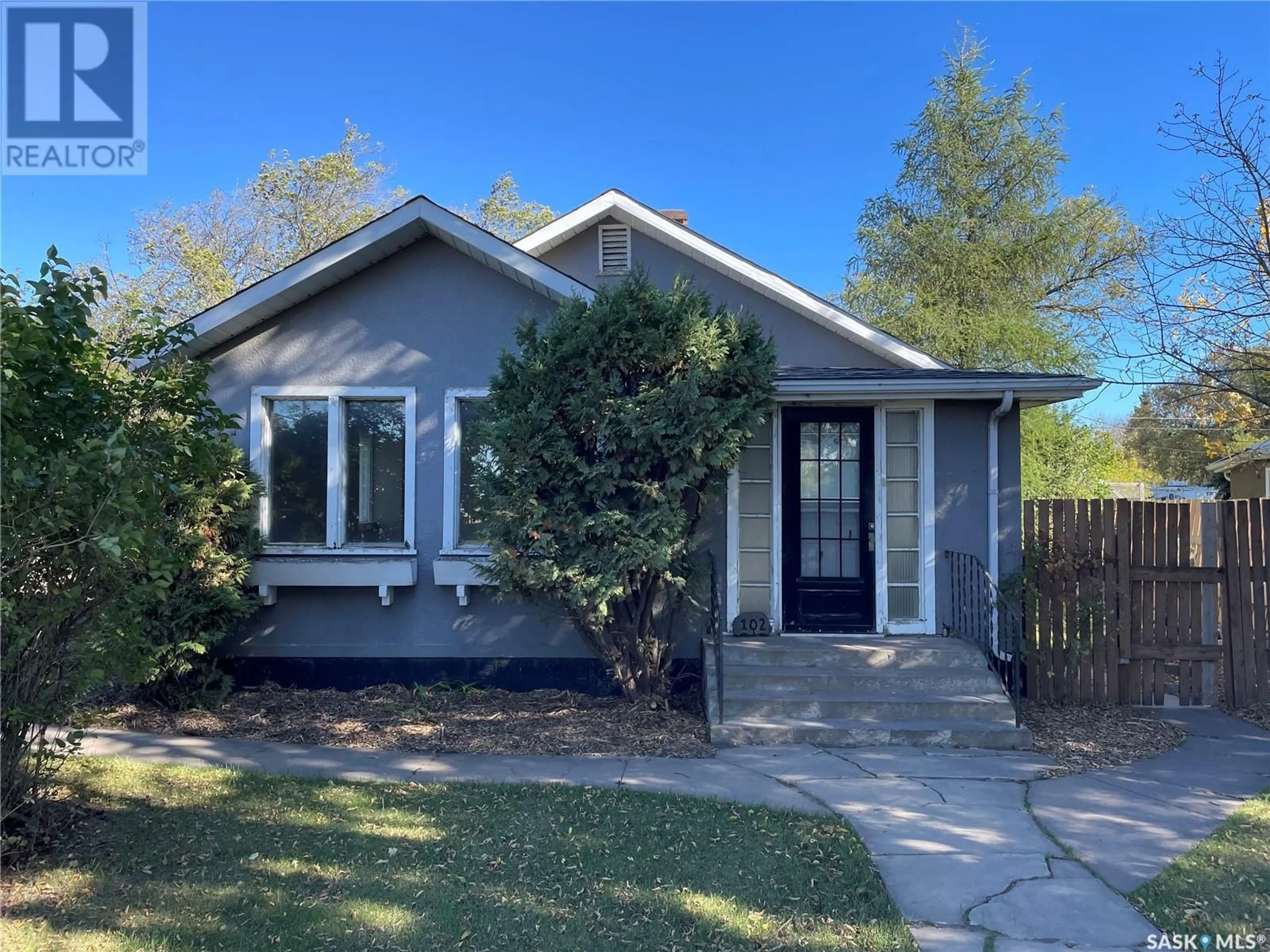 Frontside or backside of a home for 102 4th STREET E, Meadow Lake Saskatchewan S9X1H4