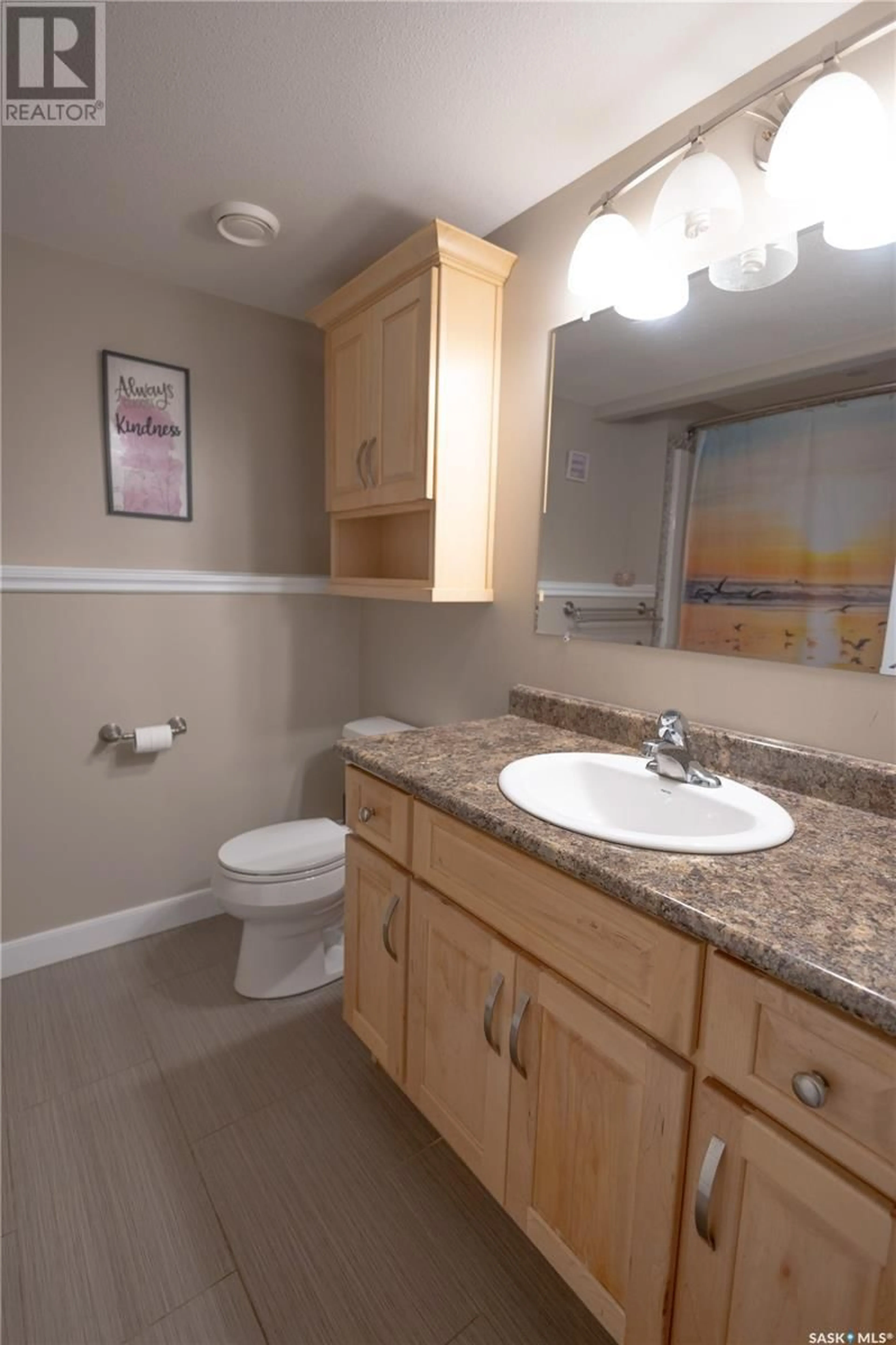 Standard bathroom, ceramic/tile floor for 15 HADLEY ROAD, Prince Albert Saskatchewan S6X0A5