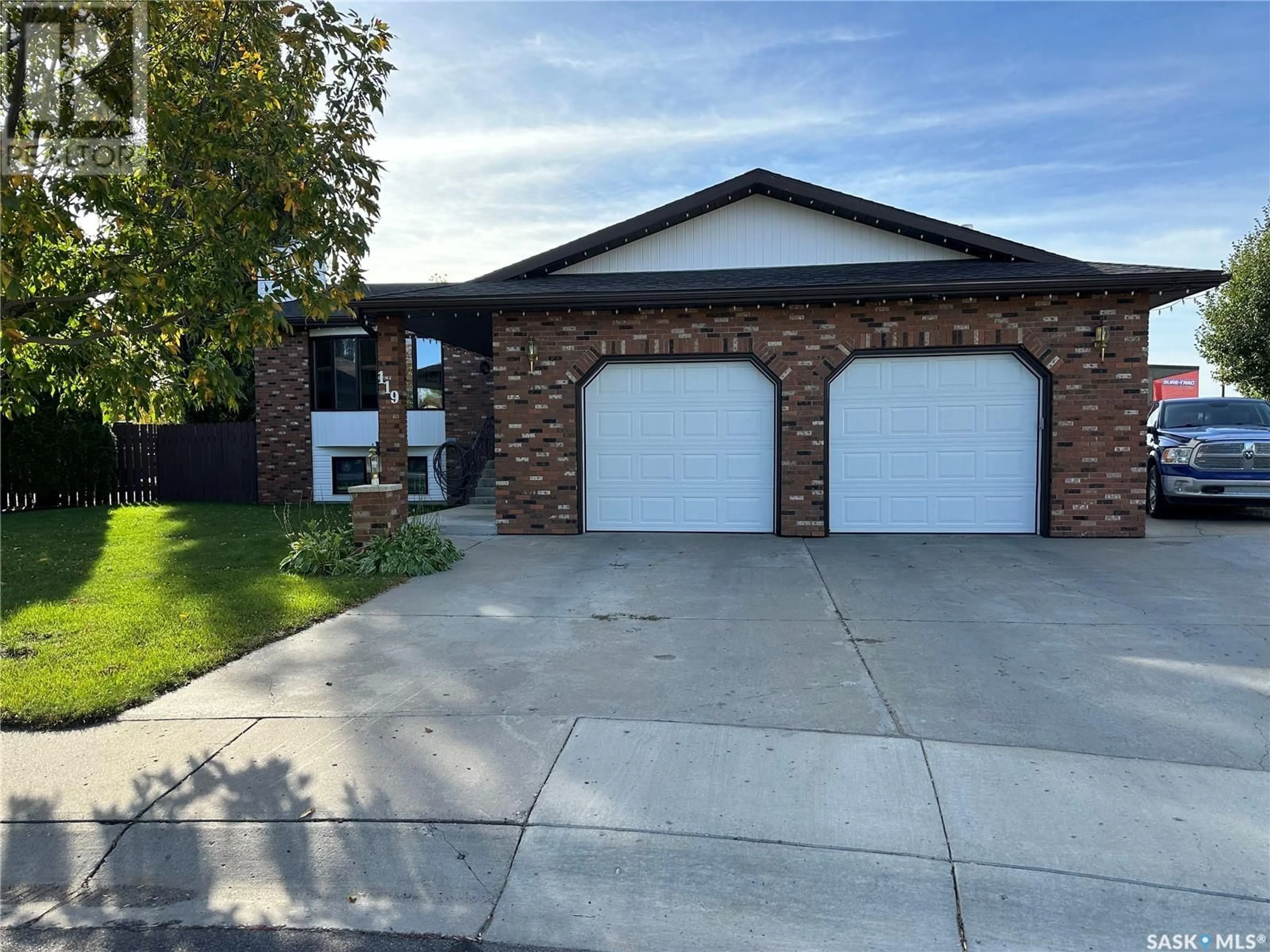 Frontside or backside of a home for 119 Fairburn COURT, Saskatoon Saskatchewan S7M5P7