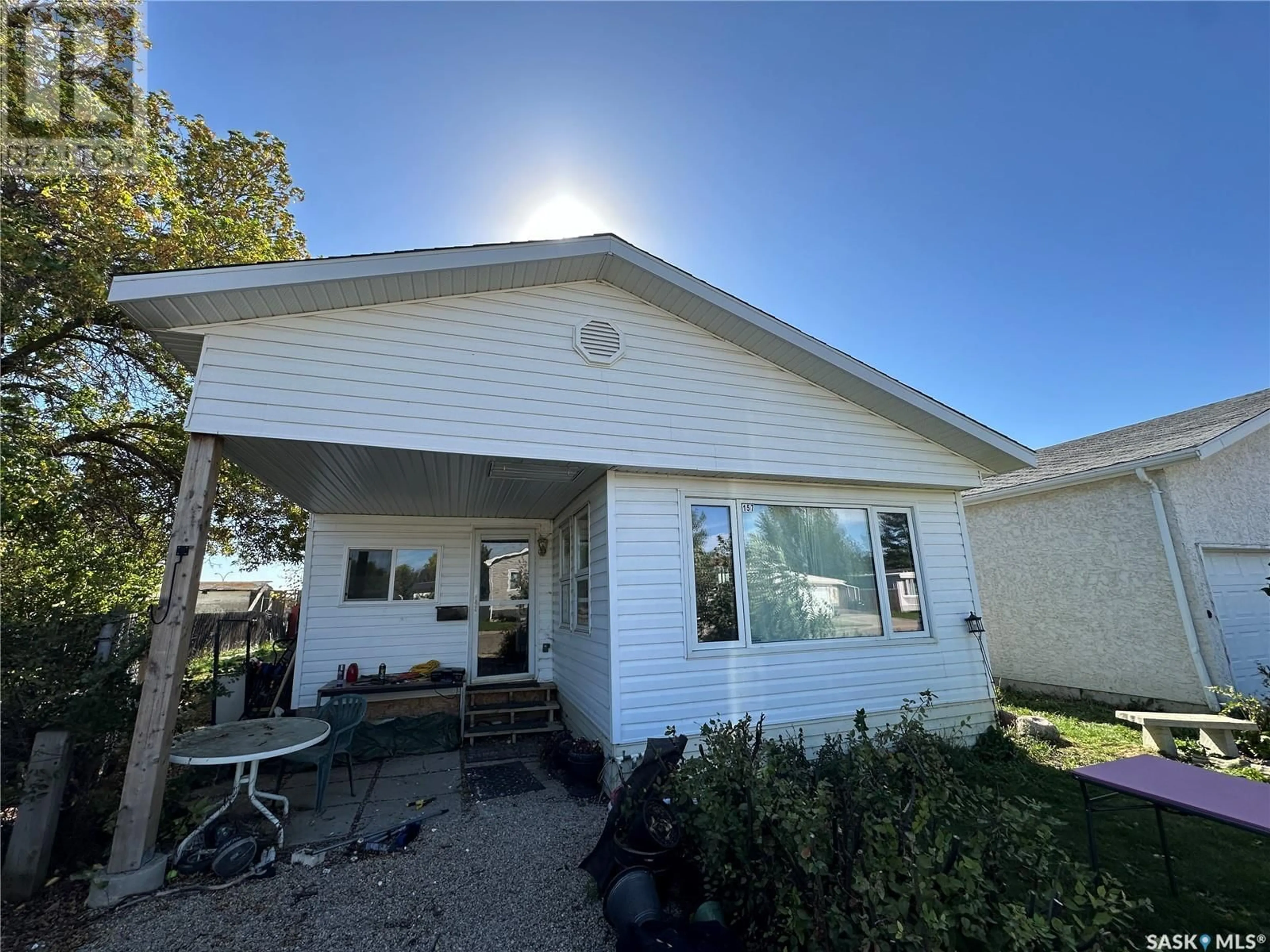 A pic from exterior of the house or condo for 157 Laing CRESCENT, Weyburn Saskatchewan S4H2R8